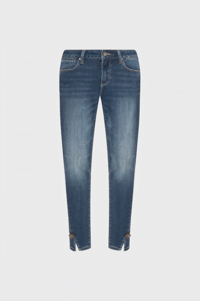 Jeans slim fit made in denim with push-up effect and middle wash