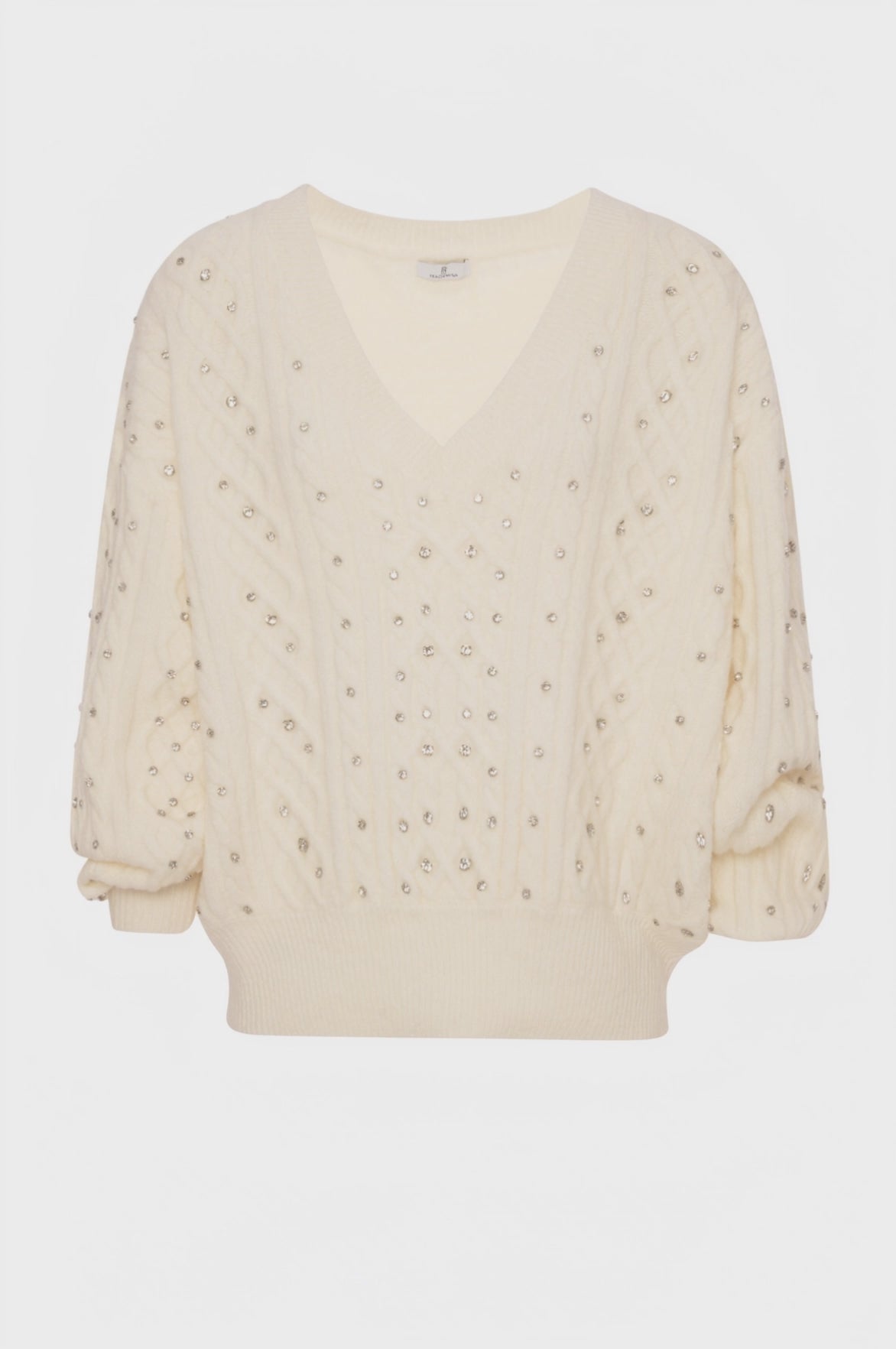 Knitwear over fit with cable stitch