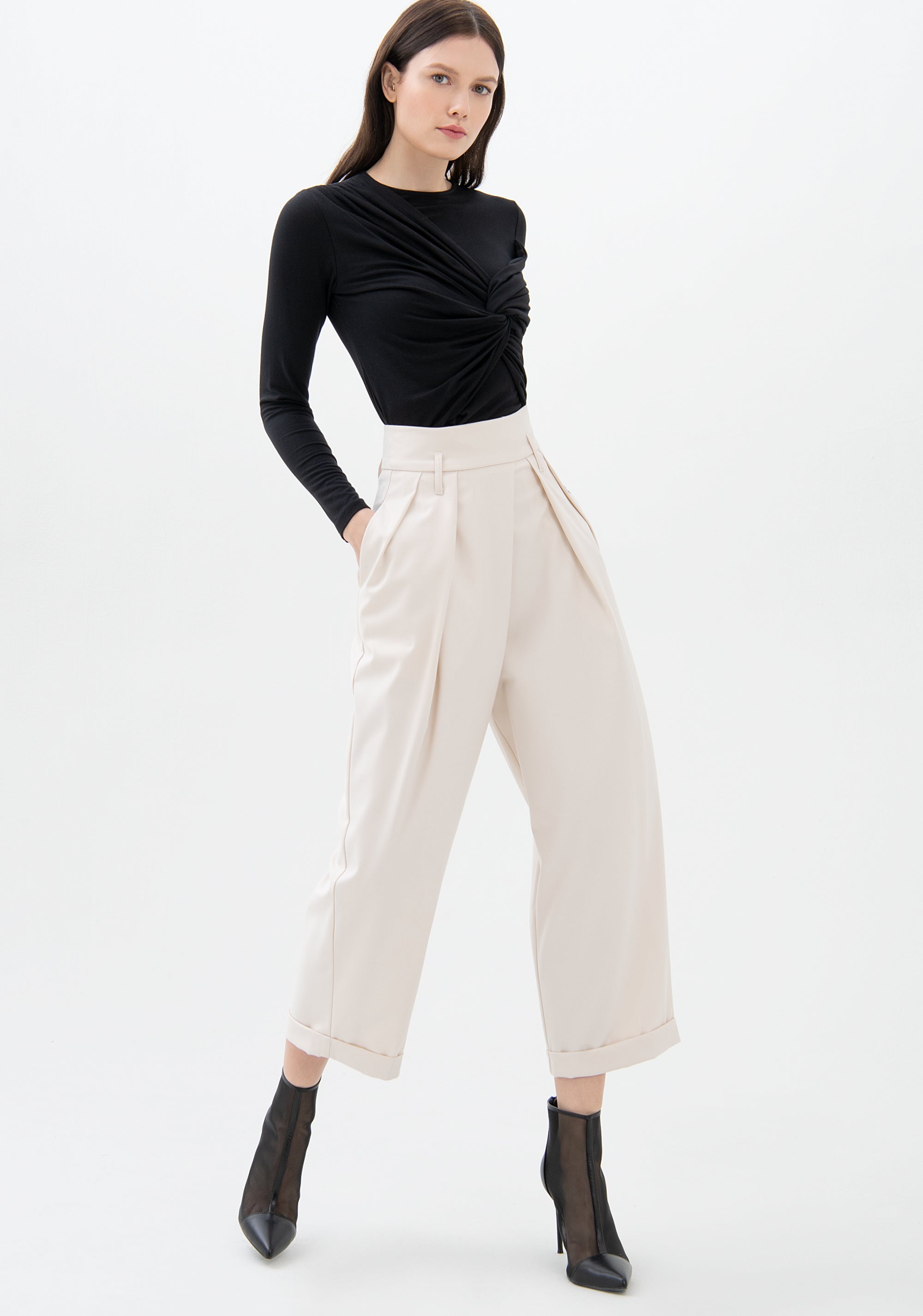 Carrot pant made in technical fabric Fracomina F321WVD001W50001-108_03