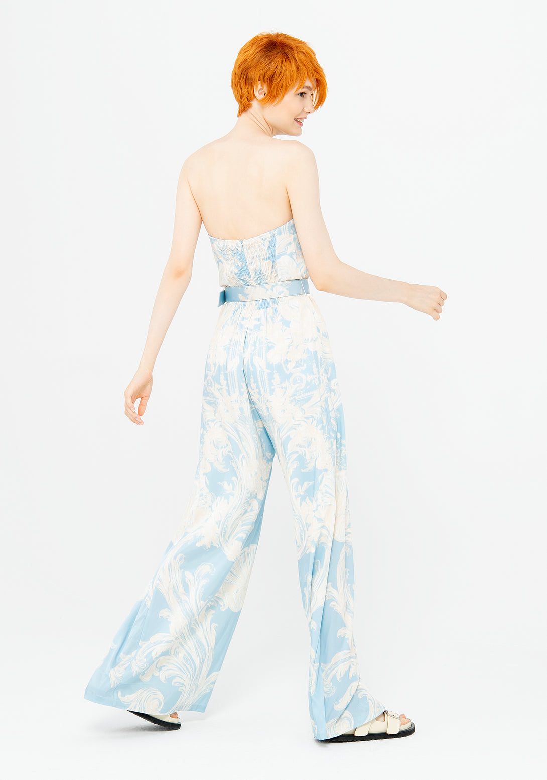 Jumpsuit with flowery pattern and no sleeves