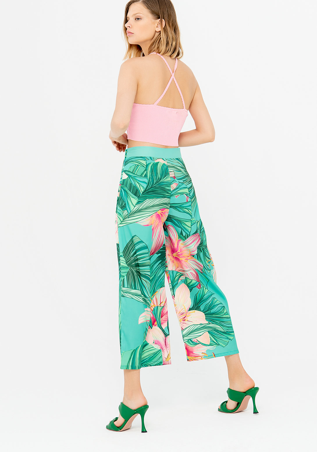 Pant wide fit cropped with tropical pattern