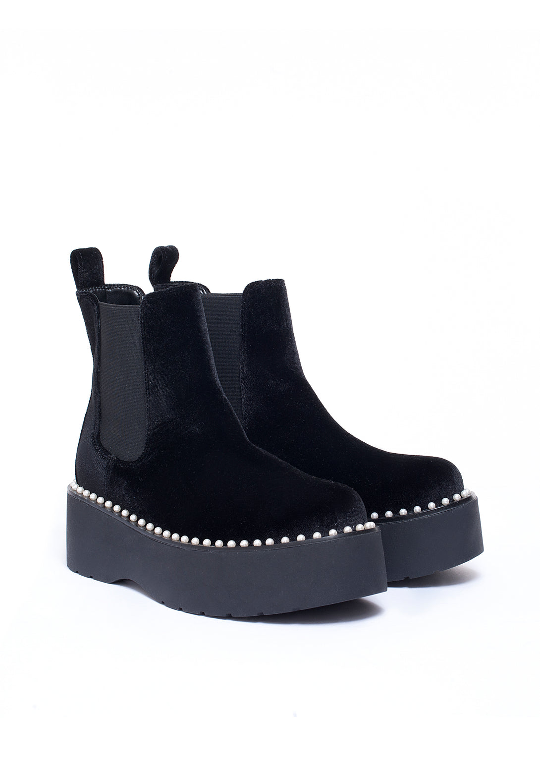 Chelsea boot made in velvet with pearls
