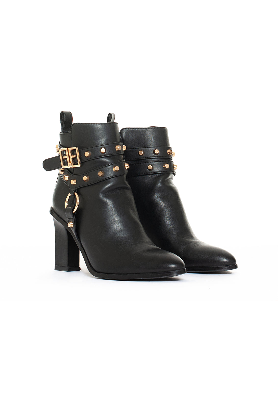 Ankle boots made in leather with metallic studs