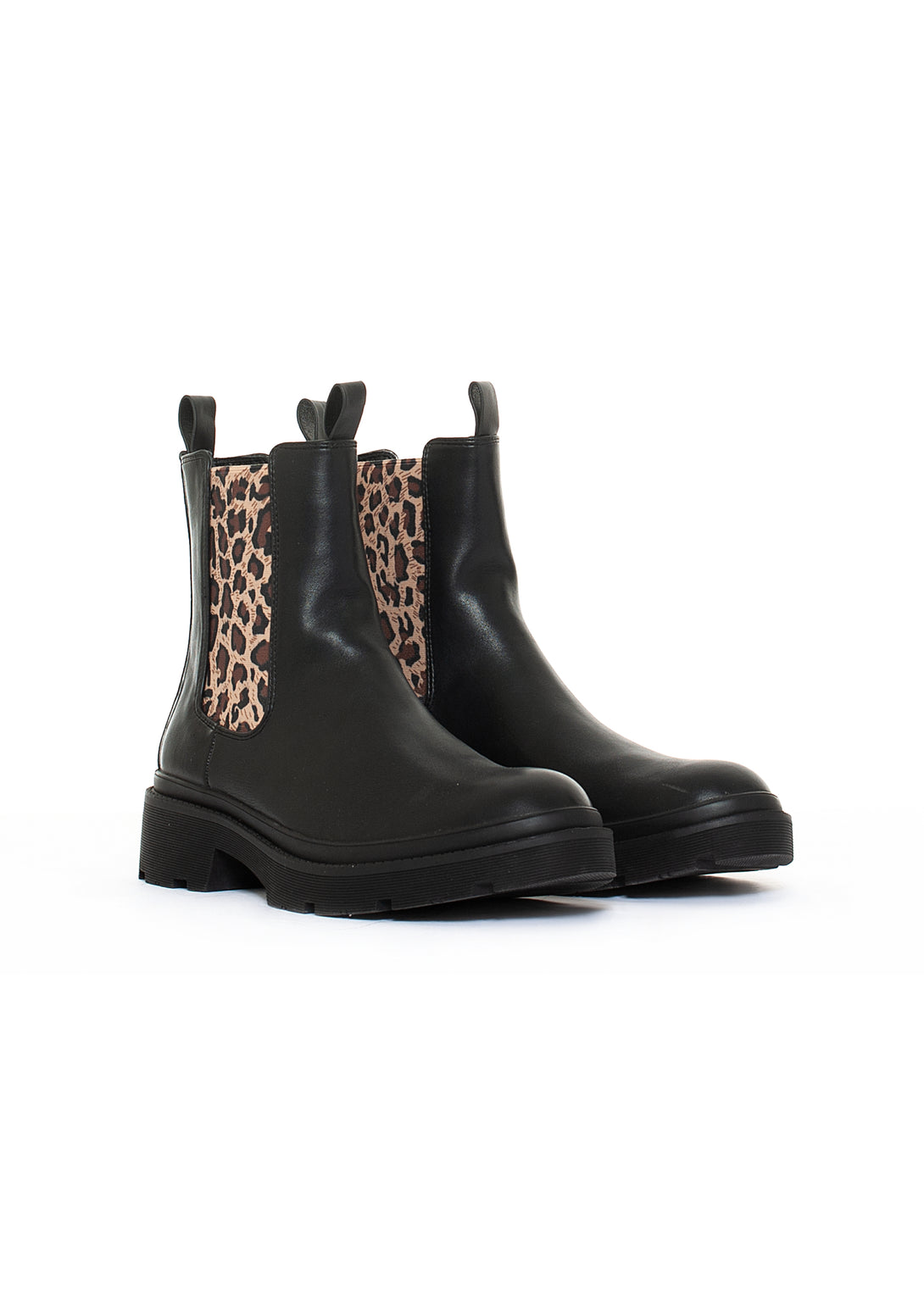 Chelsea boots made in eco leather with animalier details