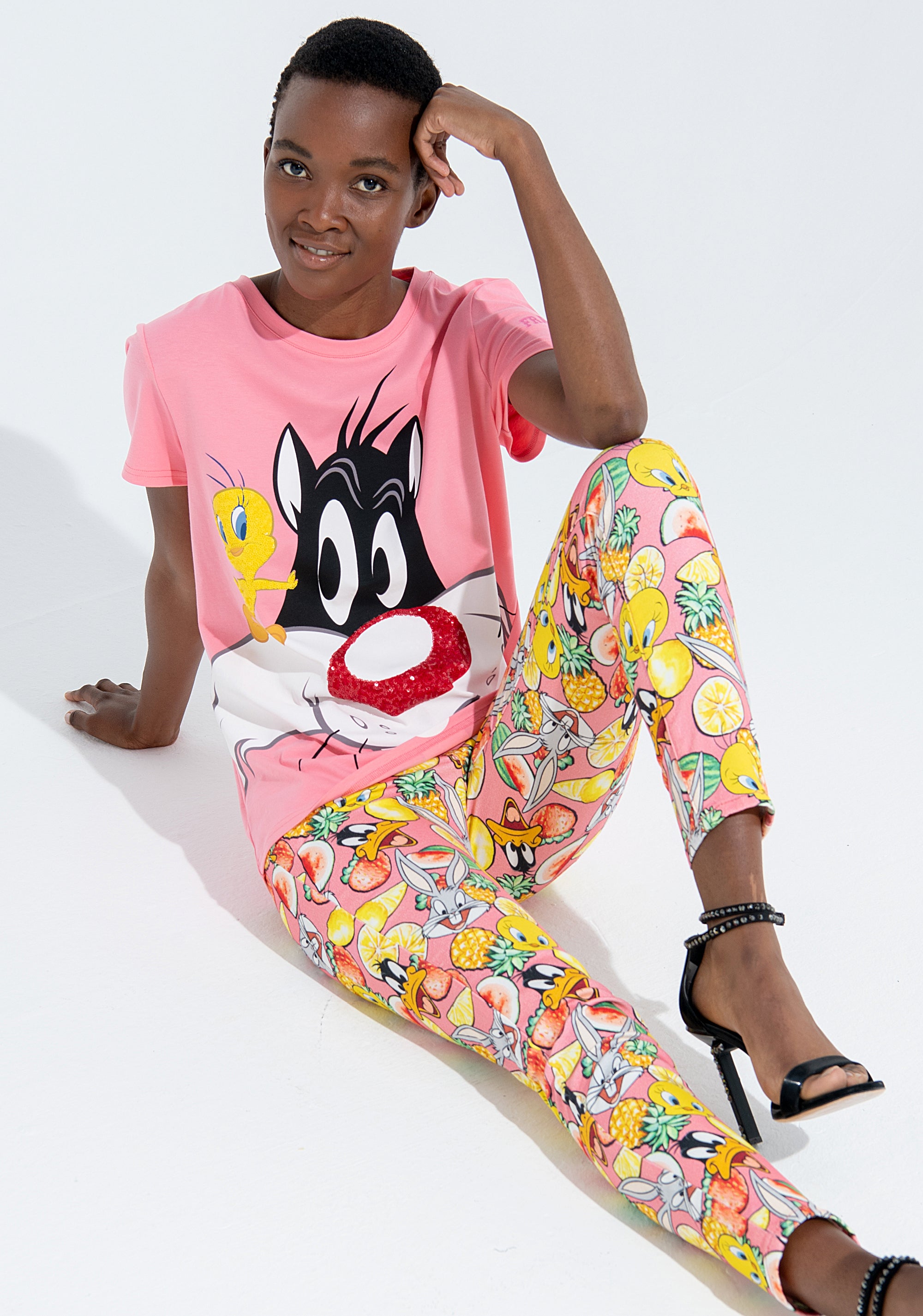 T-shirt over fit made in jersey with Looney Tunes print Fracomina FD22ST3004J40109-608_2