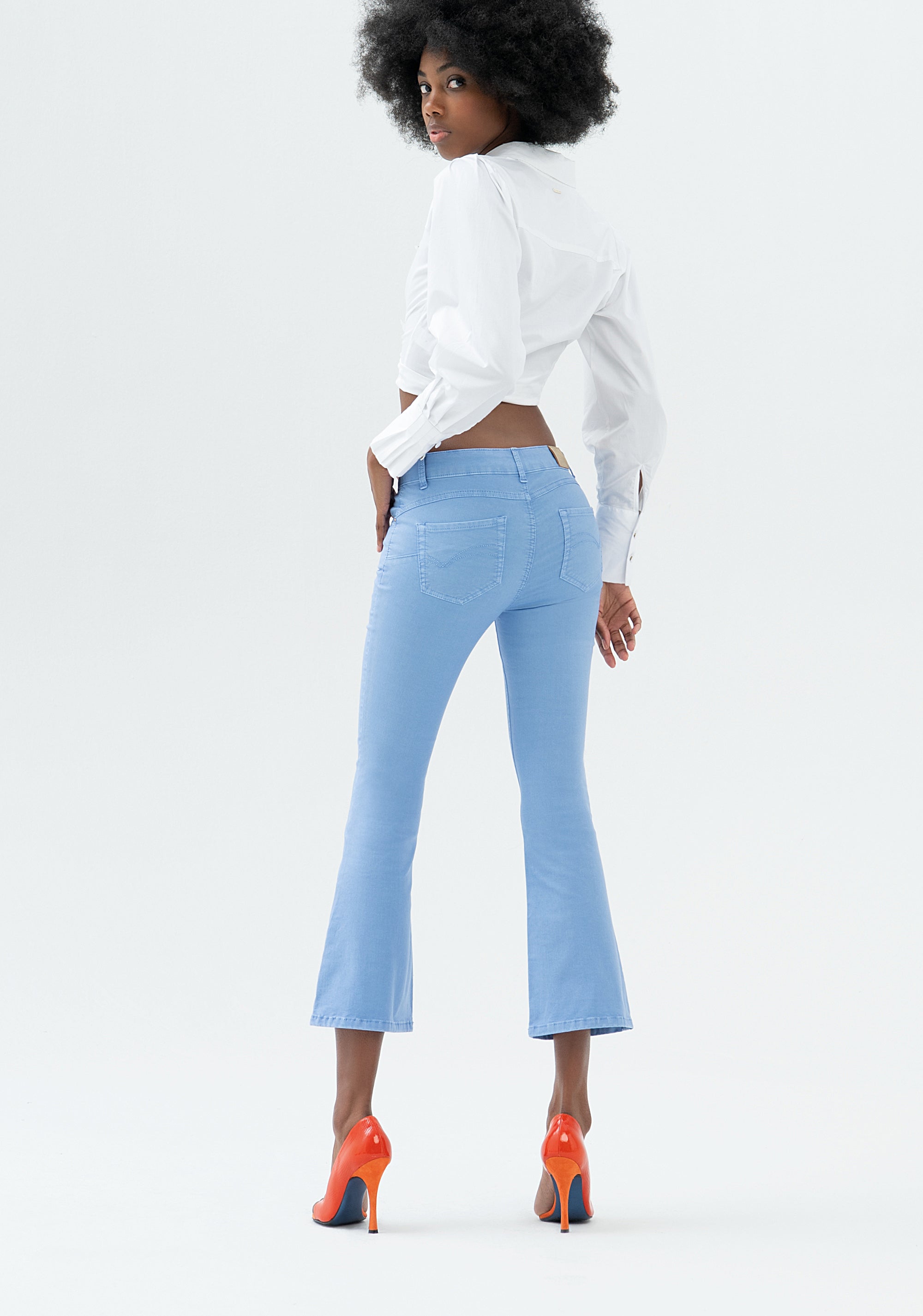 Jeans Bella flare cropped made with a sophisticated and coloured stretch denim Fracomina FP000V8030W40101-252_2