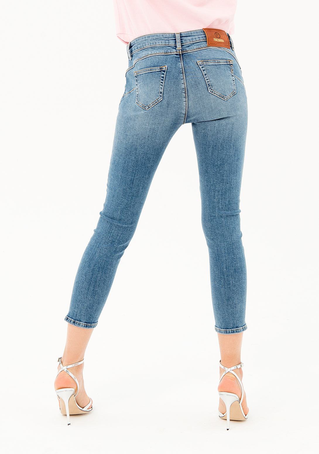 Jeans skinny fit with push-up effect made in stretch denim with middle wash
