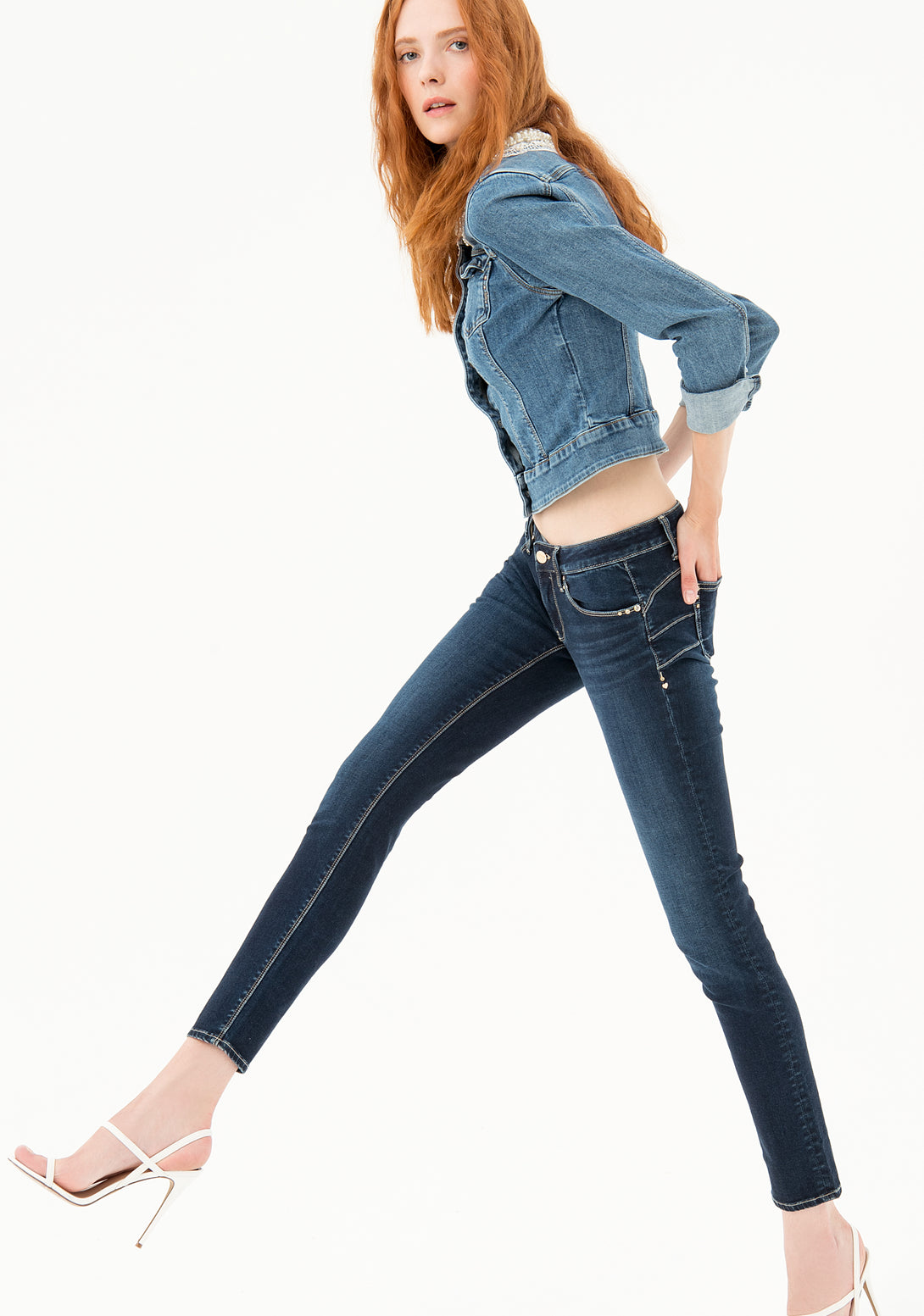 Jeans skinny fit with push-up effect made in stretch denim with dark blue wash