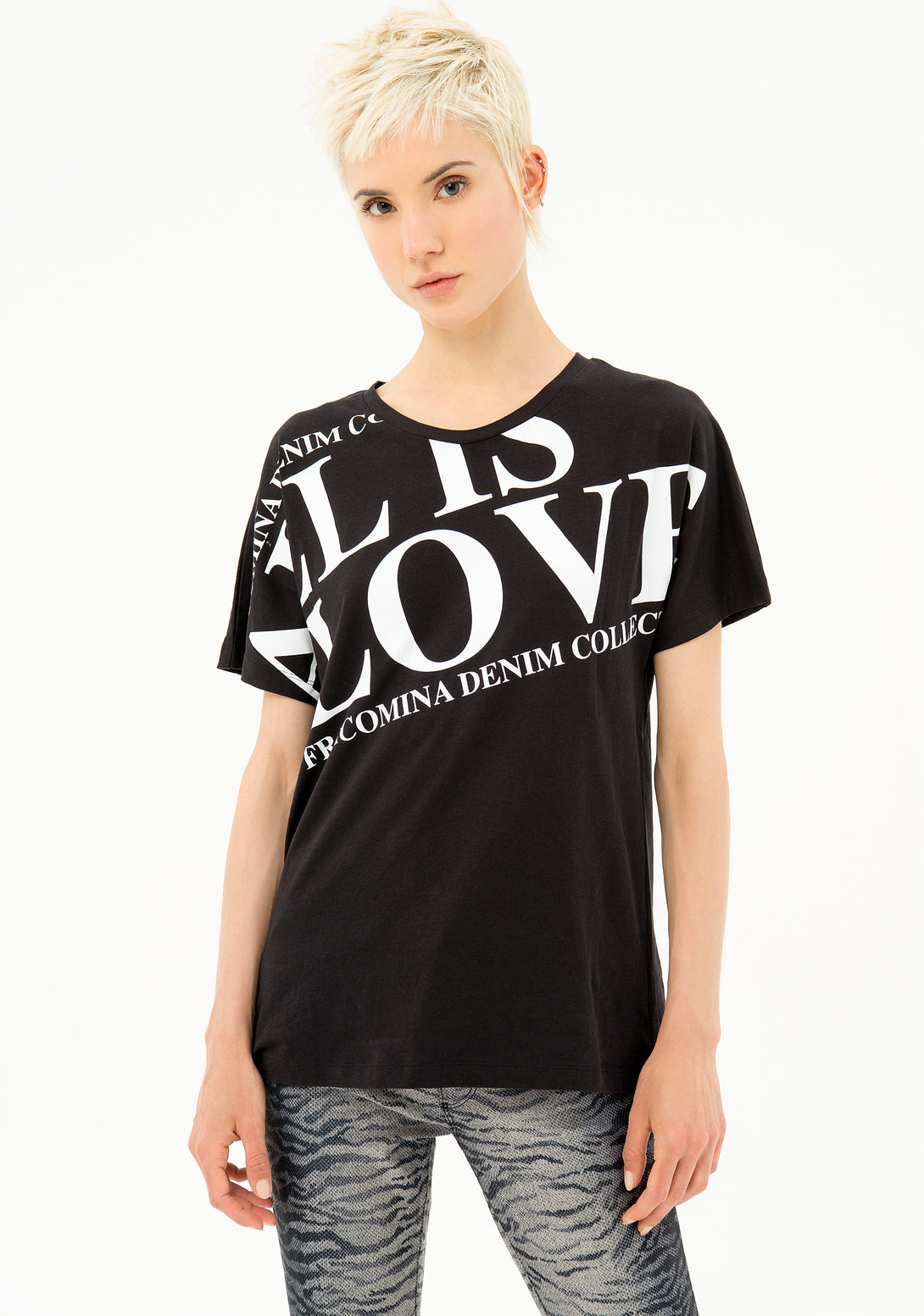 T-shirt over fit made in cotton jersey with lettering print