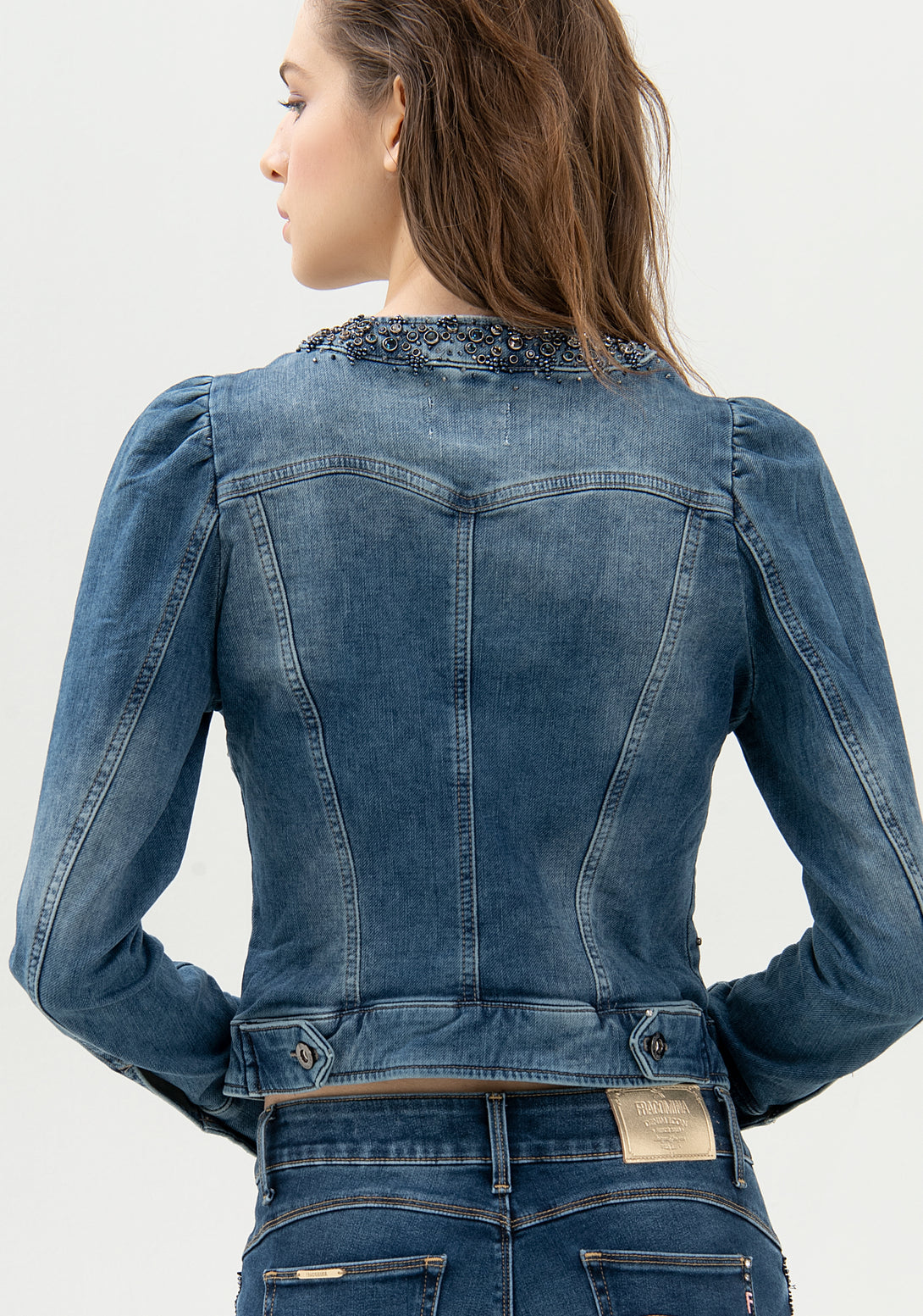 Jacket tight fit made in denim with middle wash