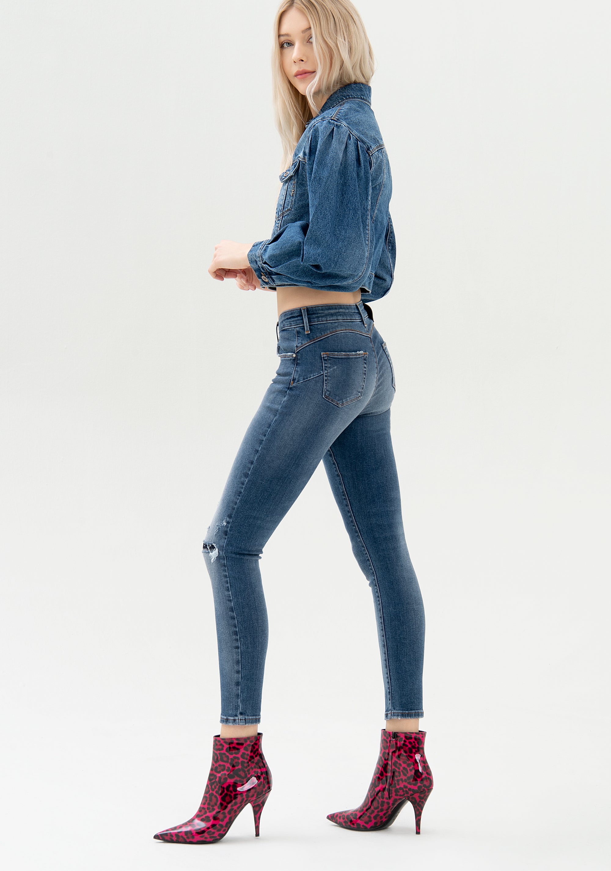 Jeans skinny fit with push-up effect made in stretch denim with middle wash Fracomina FP21WV1002D40902-430_05