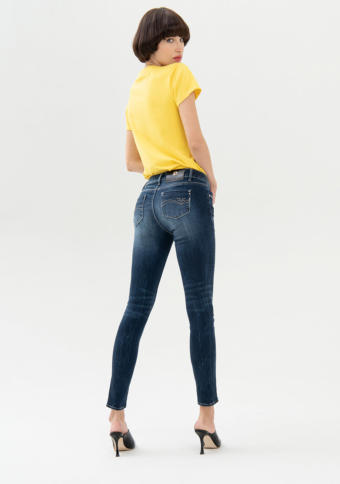Jeans skinny fit made in stretch denim with middle wash