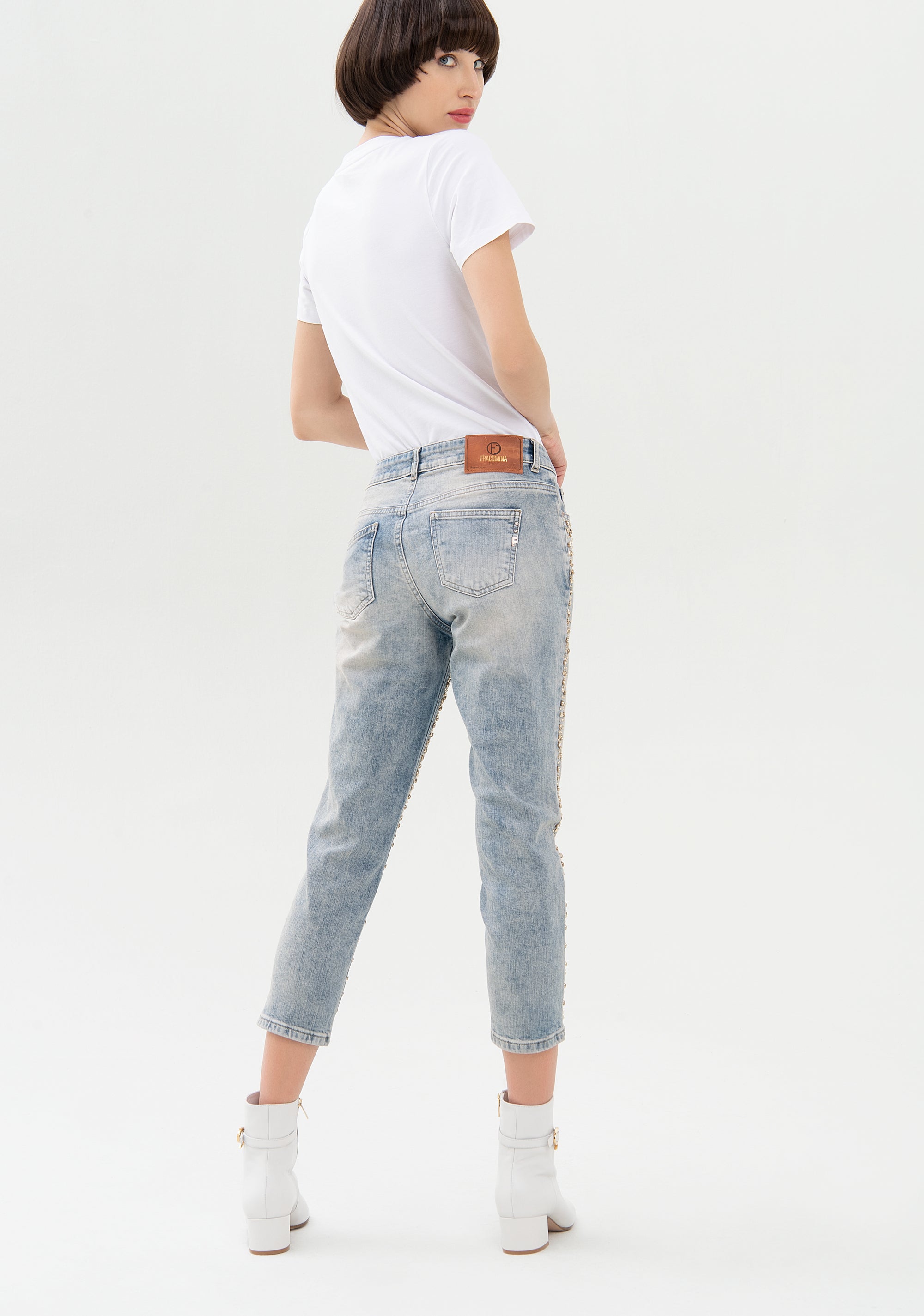 Jeans loose fit cropped made in denim with bleached wash Fracomina FP21WV5001D40902-B06_04