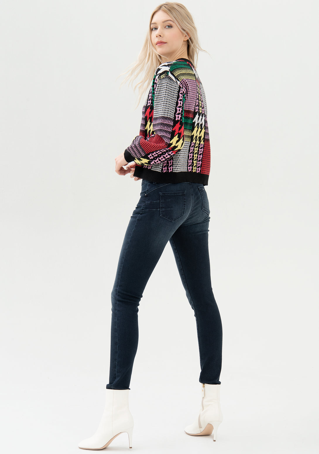 Jeans skinny fit with push-up effect made in stretch denim with dark wash