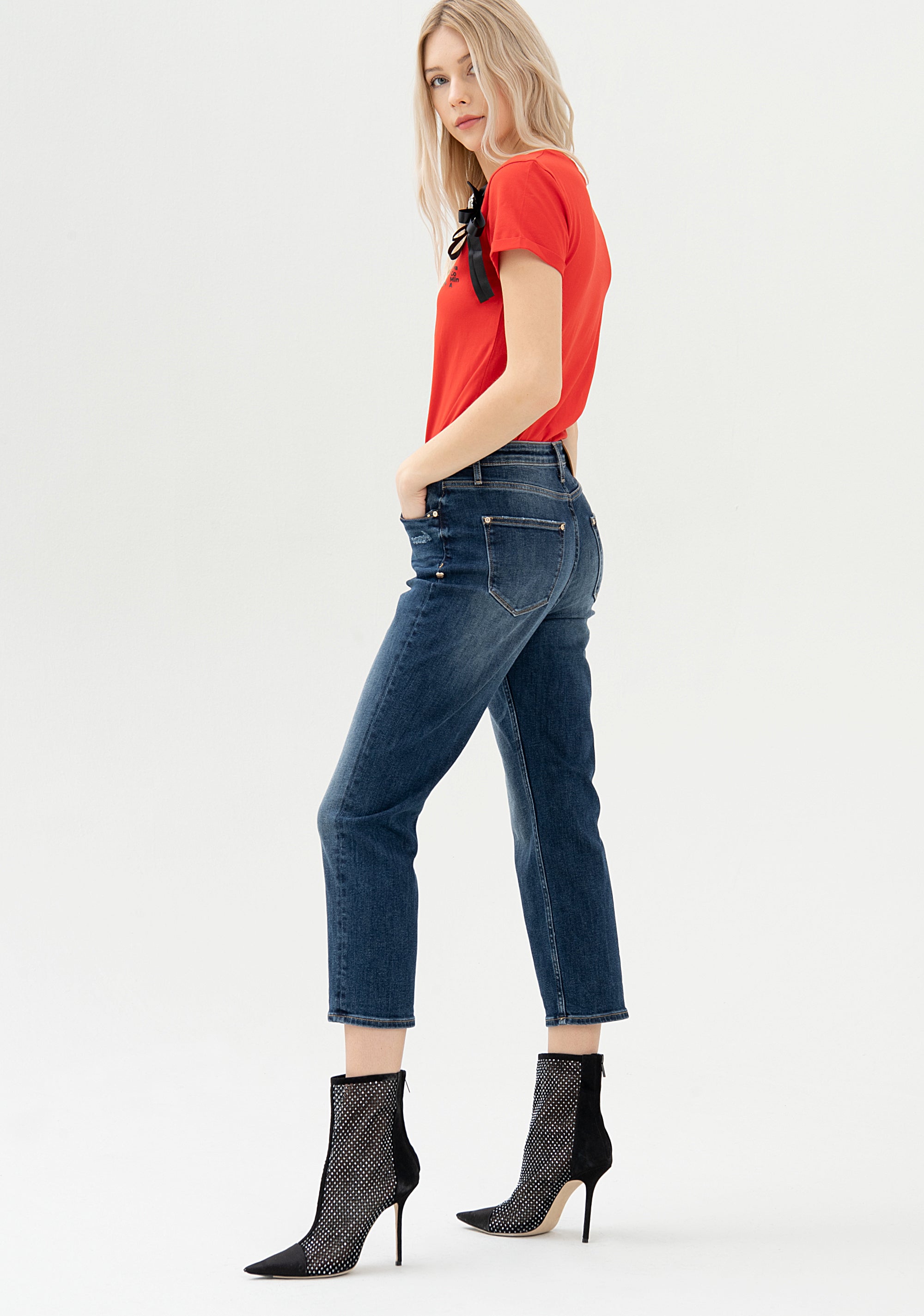 Jeans loose fit cropped made in denim with middle wash Fracomina FP21WV9001D40402-038_04