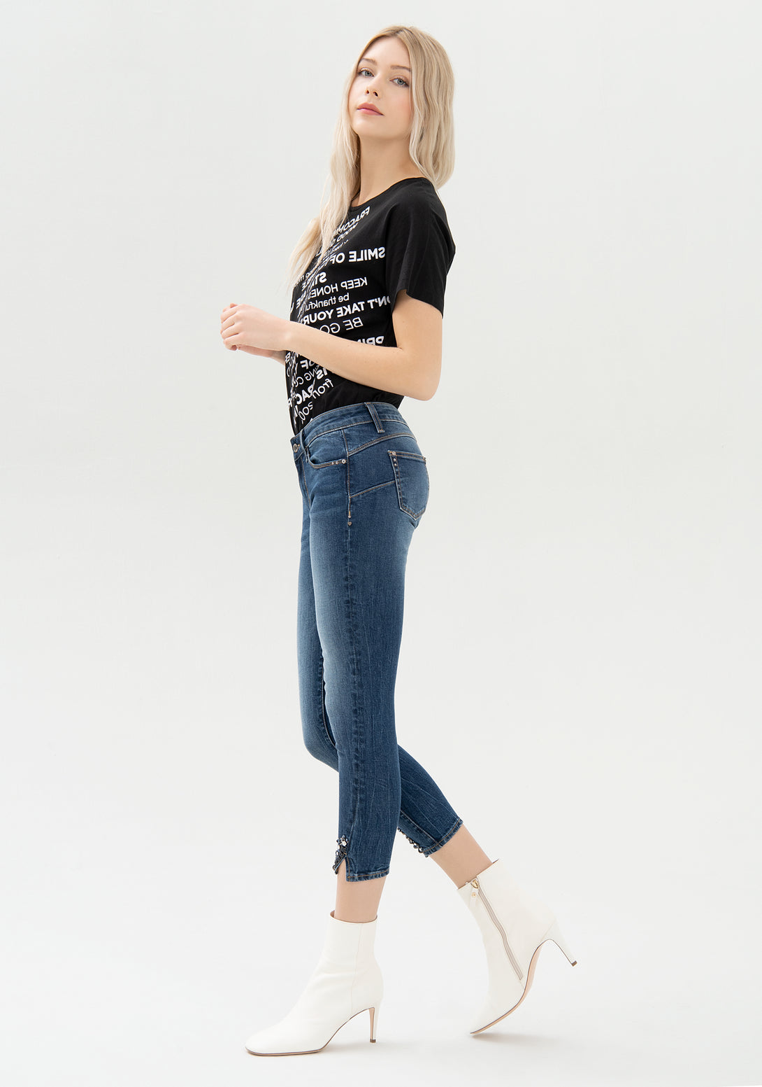 Jeans cropped with push-up effect made in denim with middle wash Fracomina FP21WV9002D40193-353