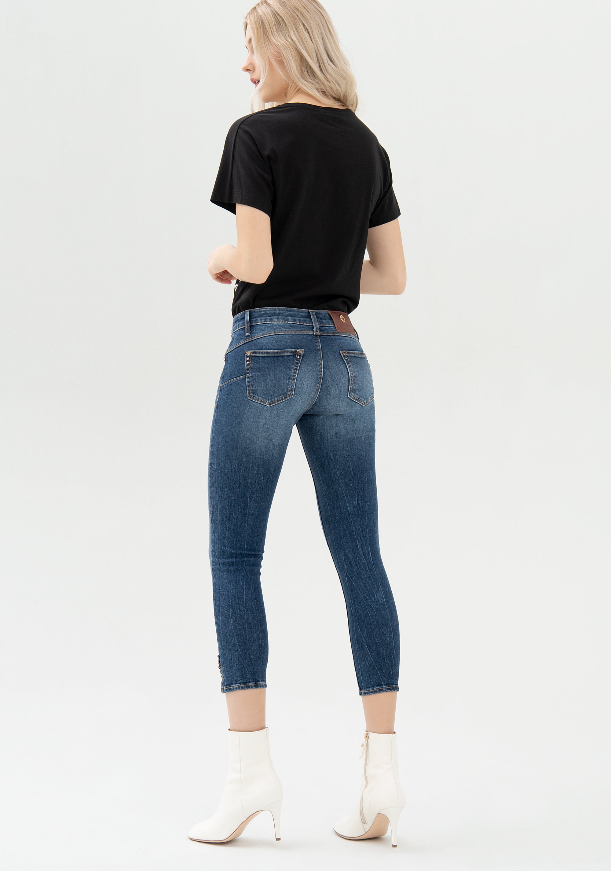 Jeans cropped with push-up effect made in denim with middle wash Fracomina FP21WV9002D40193-353_04