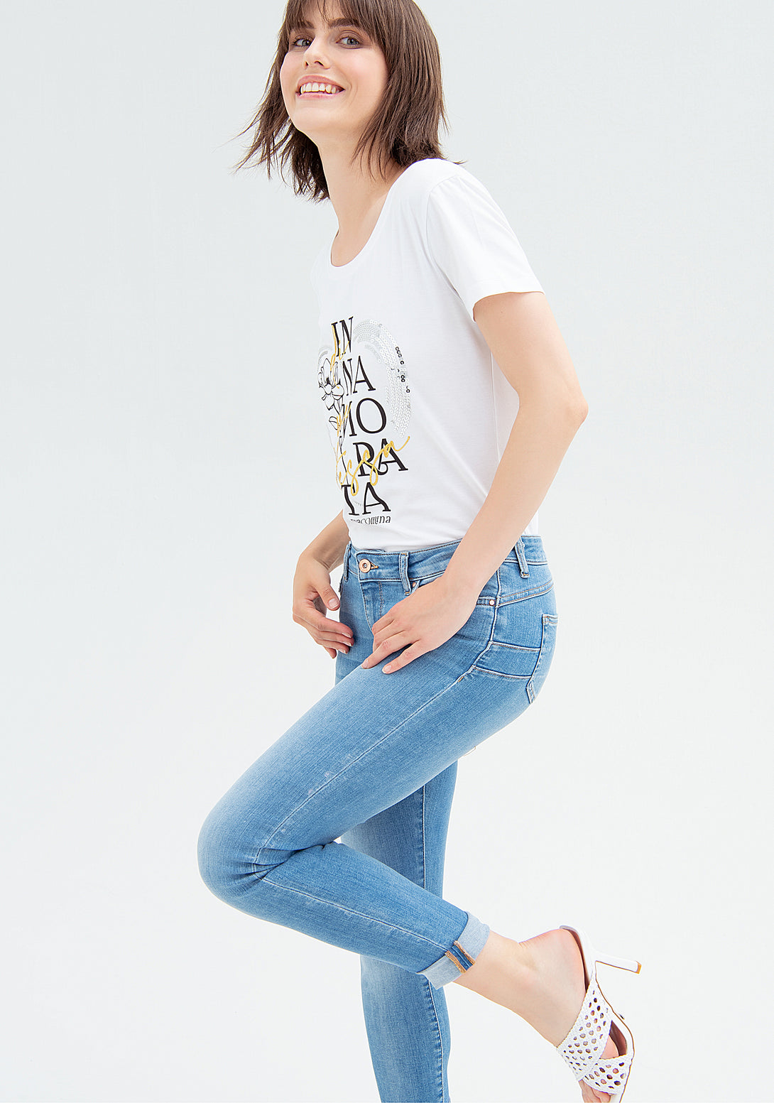 Jeans slim fit with push-up effect made in denim with light wash