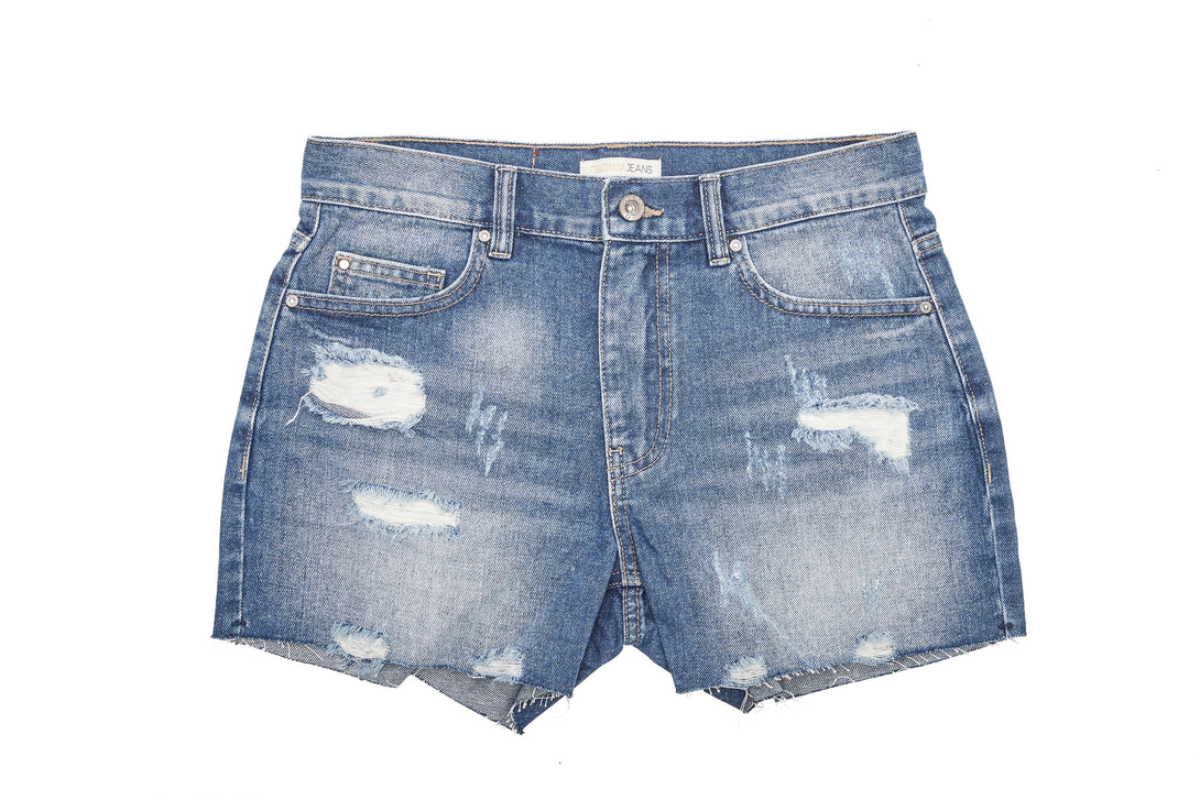 Short pant regular fit made in denim with middle wash