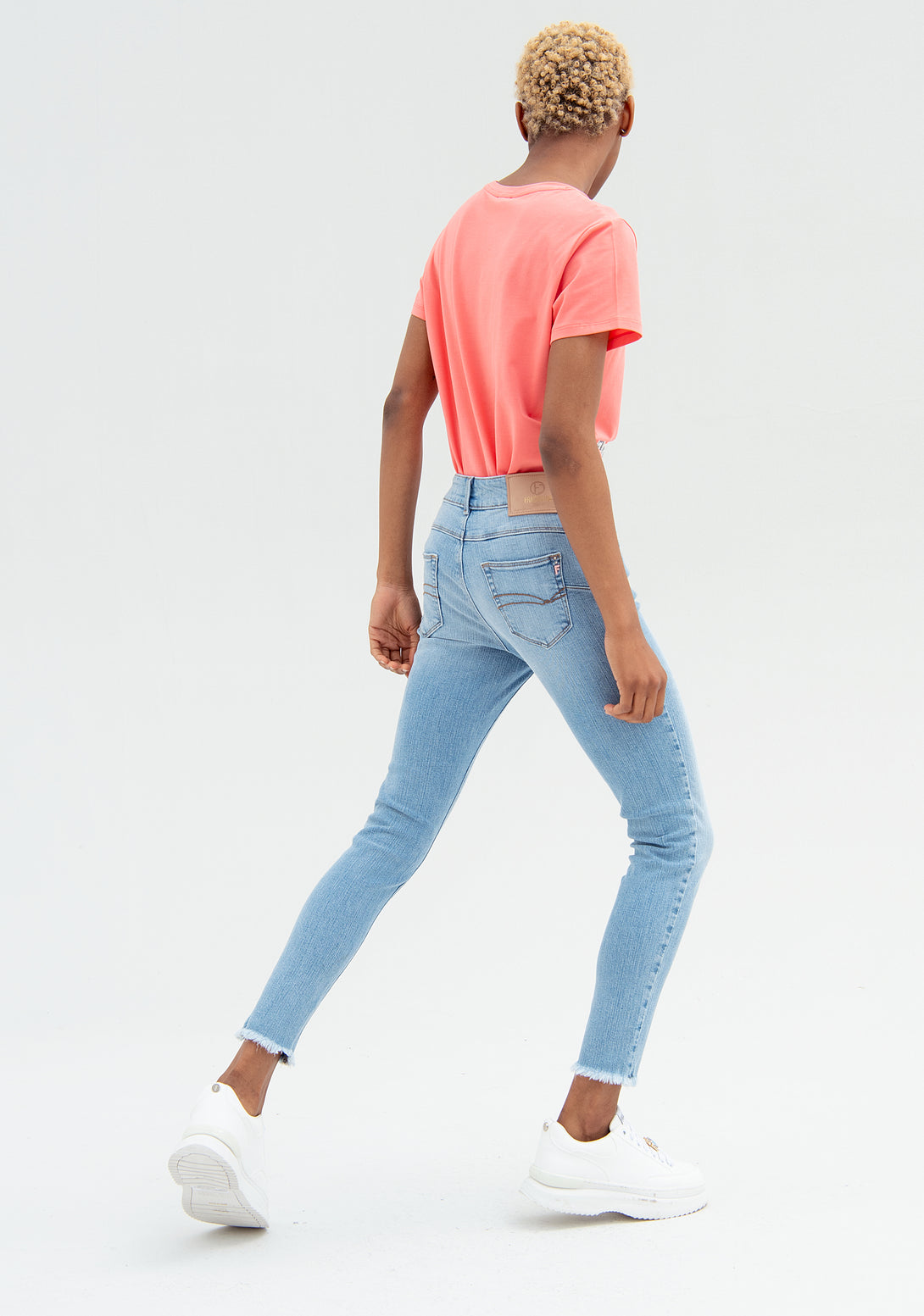 Jeans skinny fit made in denim with light wash and push-up effect