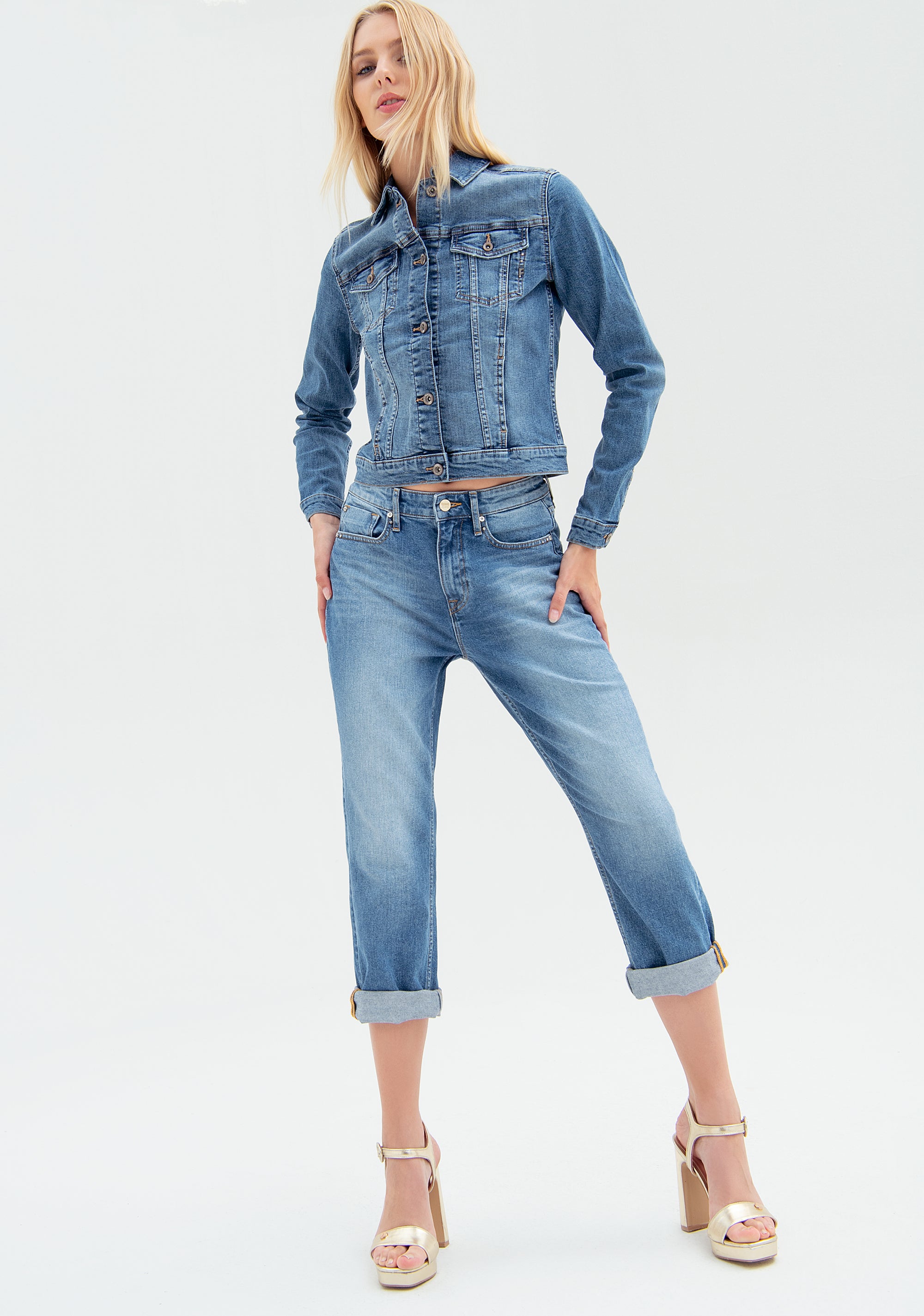 Jeans boyfriend fit cropped made in denim with middle wash Fracomina FP22SV9001D420P1-062_3