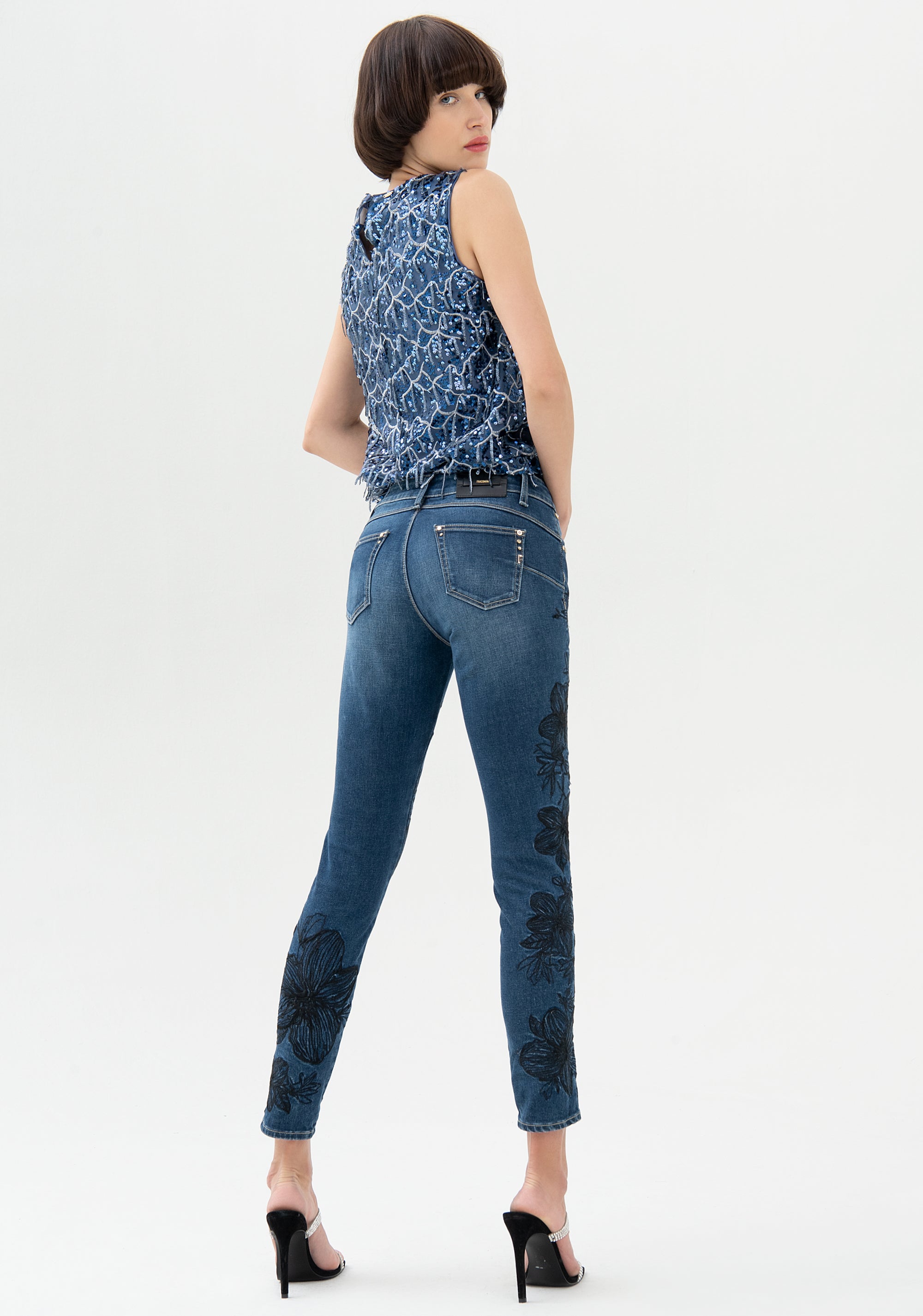 Jeans skinny fit with push-up effect made in denim with middle wash Fracomina FQ21WV1002D40901-117_05