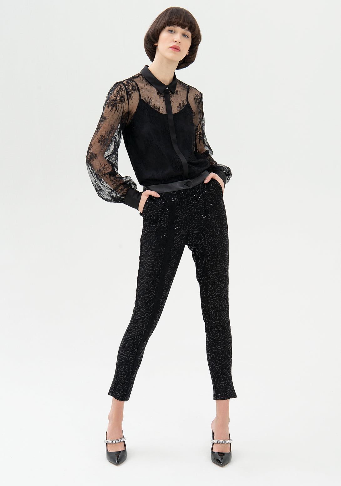 Straight-leg pant with shiny sequins