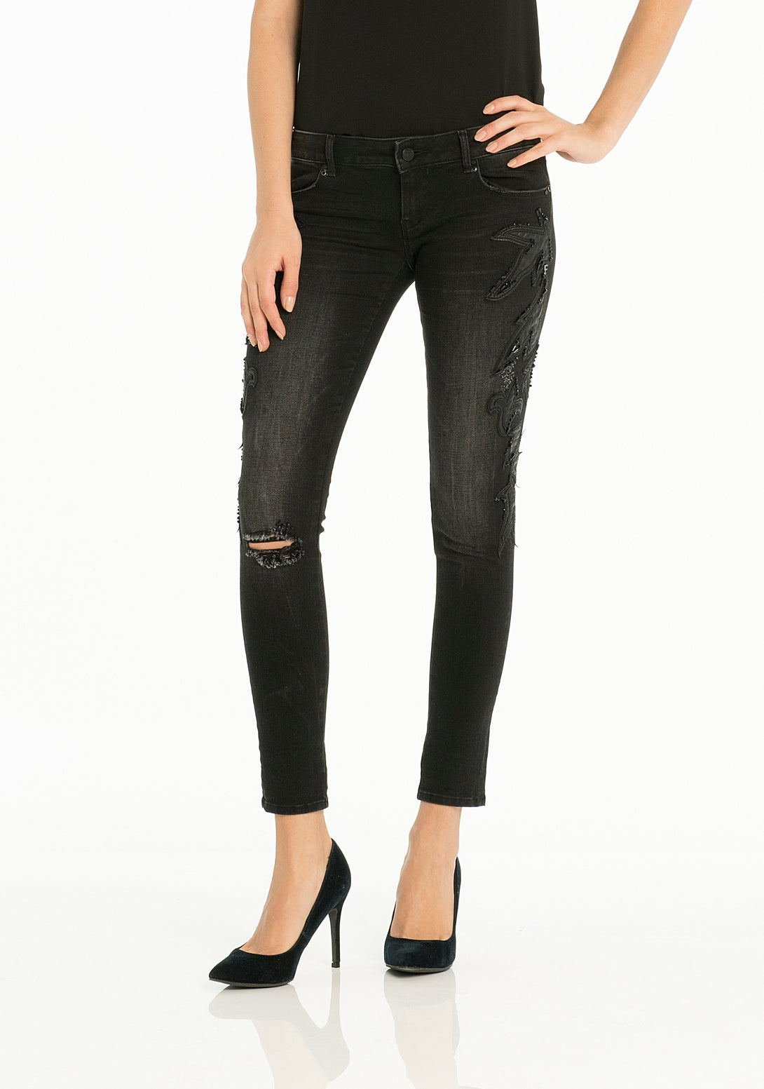 Jeans skinny fit made in black denim with dark wash