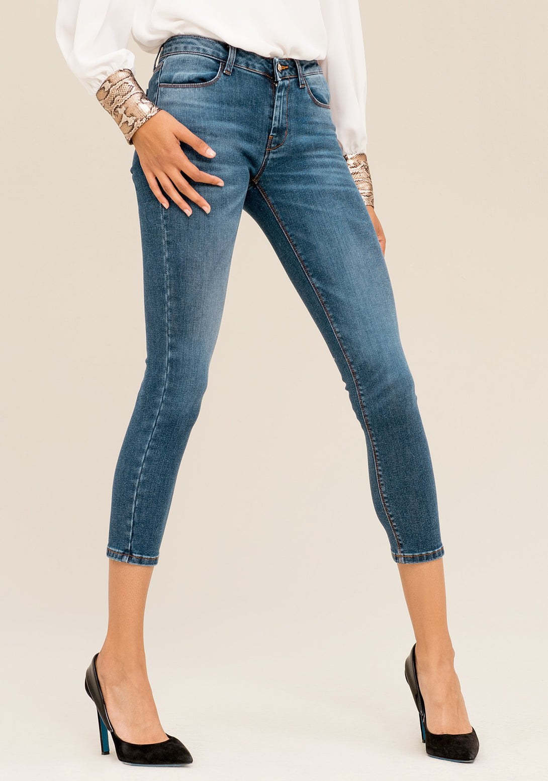 Jeans cropped skinny fit made in stretch denim with middle wash