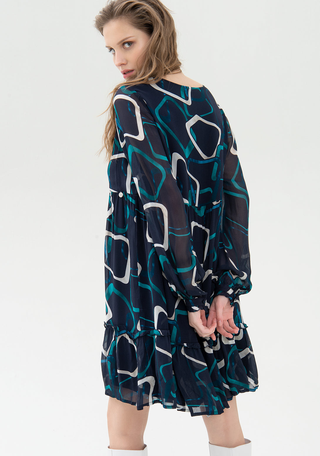Mini dress wide fit with geometric pattern