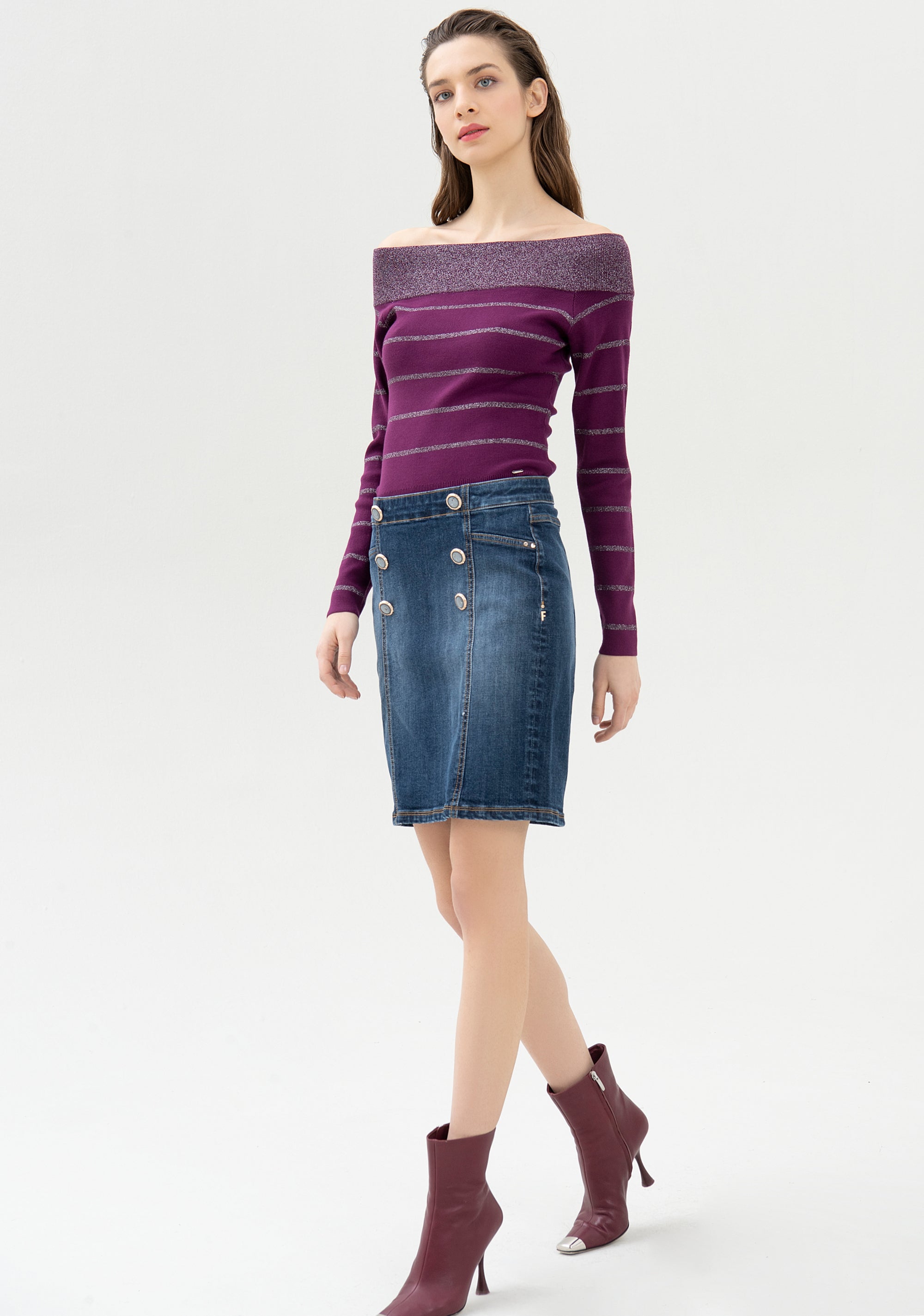 Mini sheat skirt tight fit made in denim with middle wash Fracomina FR21WG5003D40102-349_03