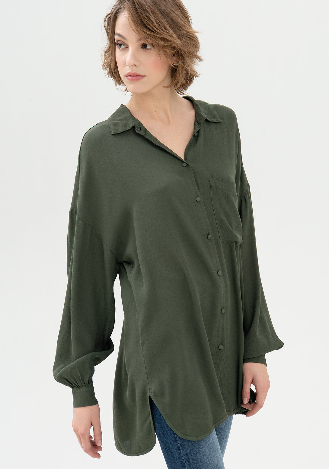 Shirt wide fit, long, made in viscose georgette