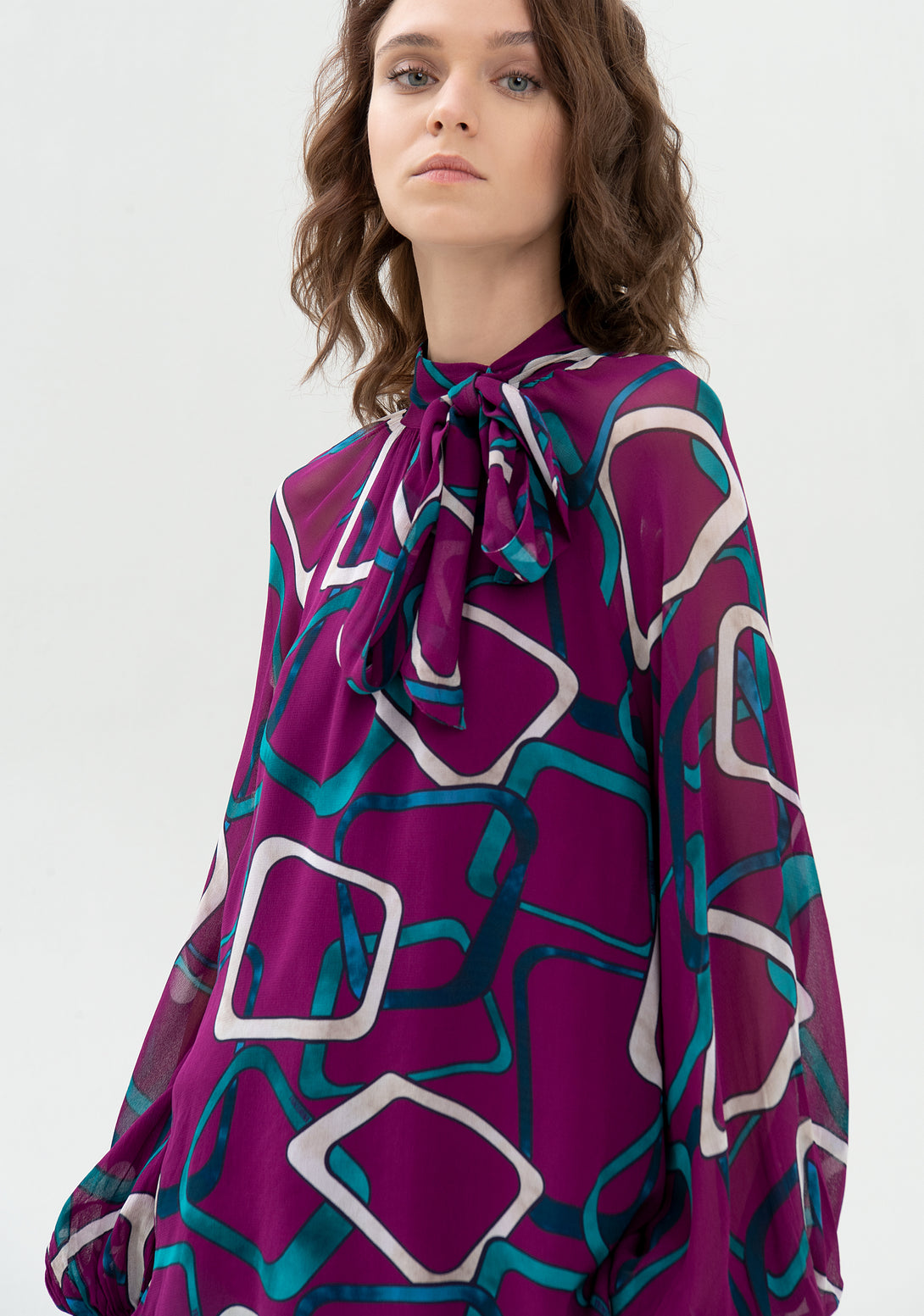 Blouse wide fit with geometric pattern