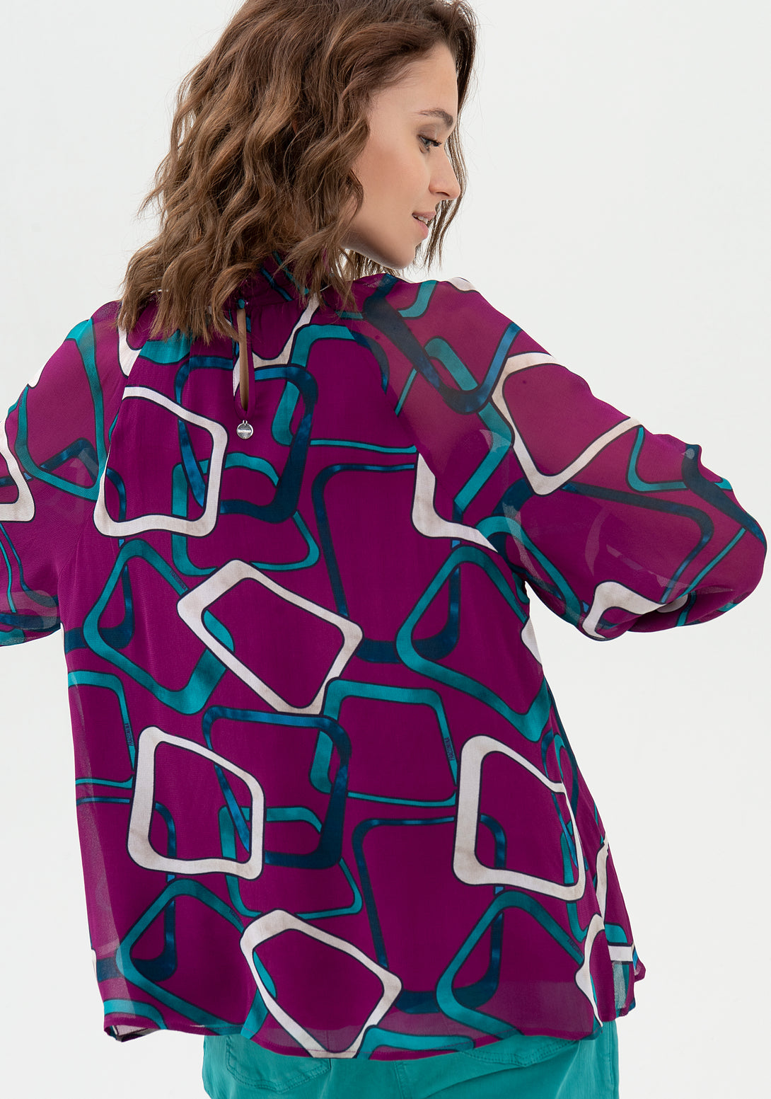 Blouse wide fit with geometric pattern