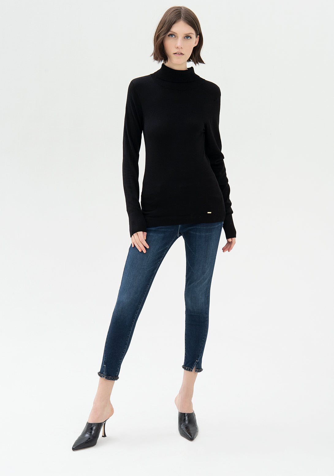 Knitwear tight fit with long sleeves
