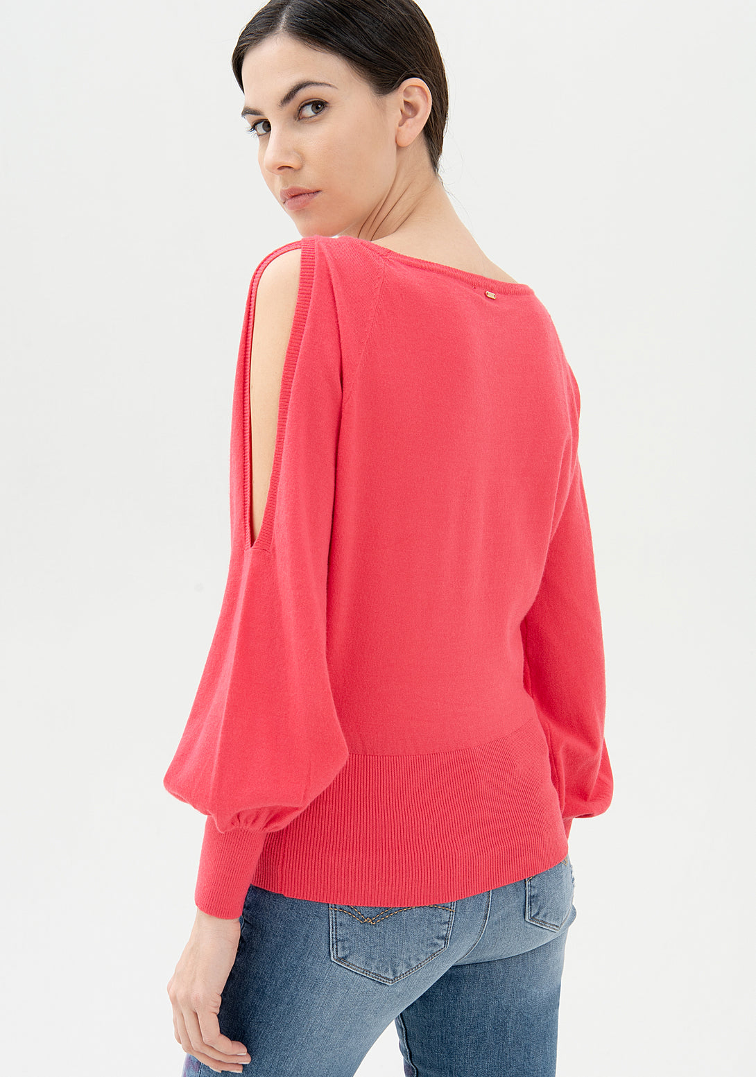 Knitwear regular fit with opening at the shoulders