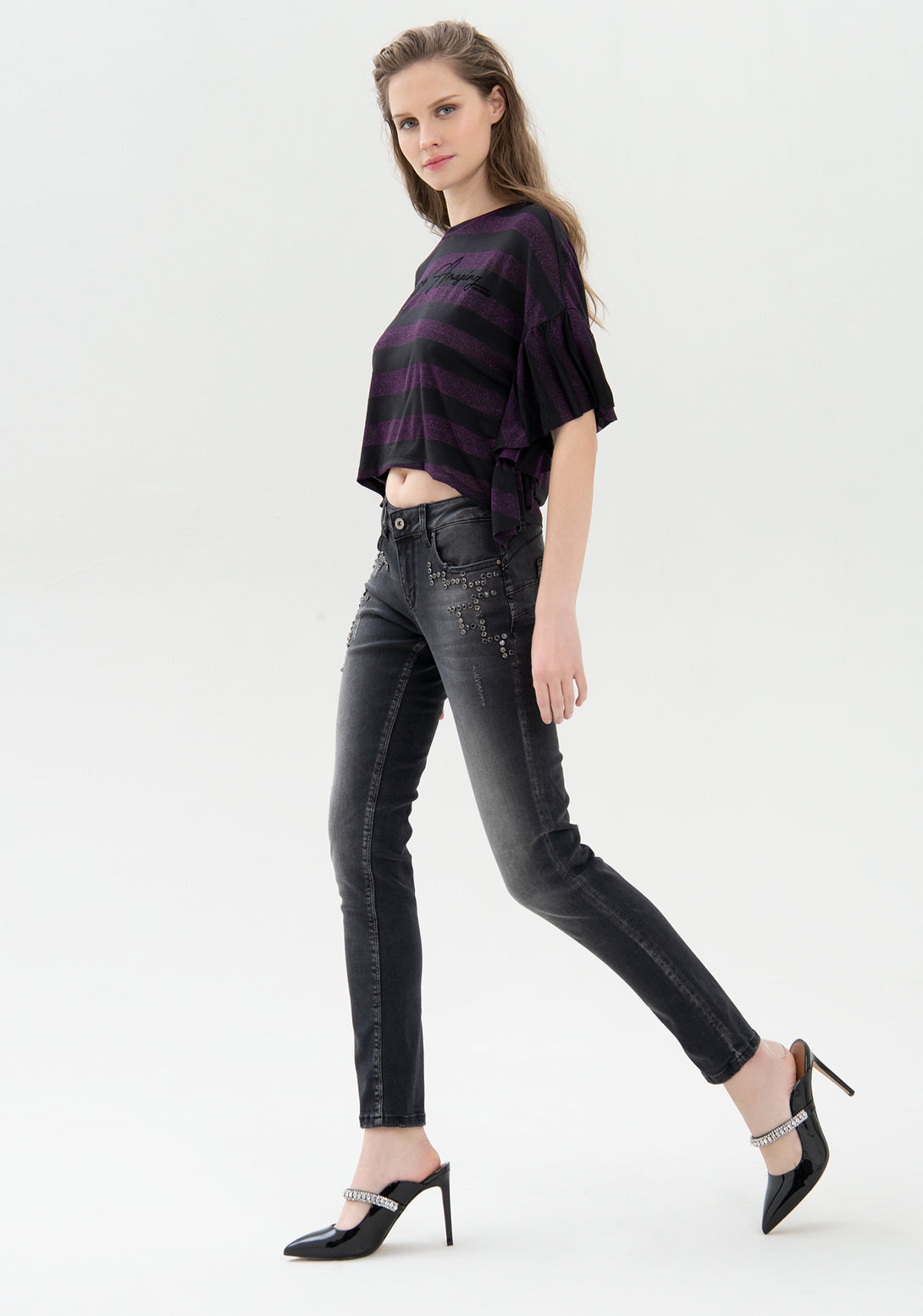 Jeans skinny fit with push-up effect made in black denim with dark wash