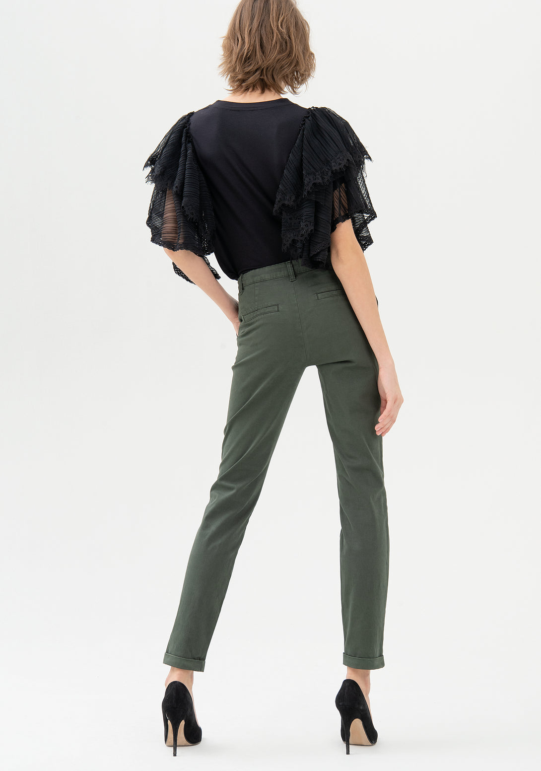 Straight leg pant made in cotton satin
