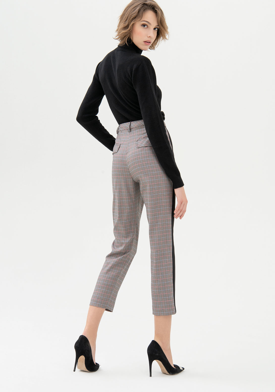 Straight leg pant made in pied de poule fabric