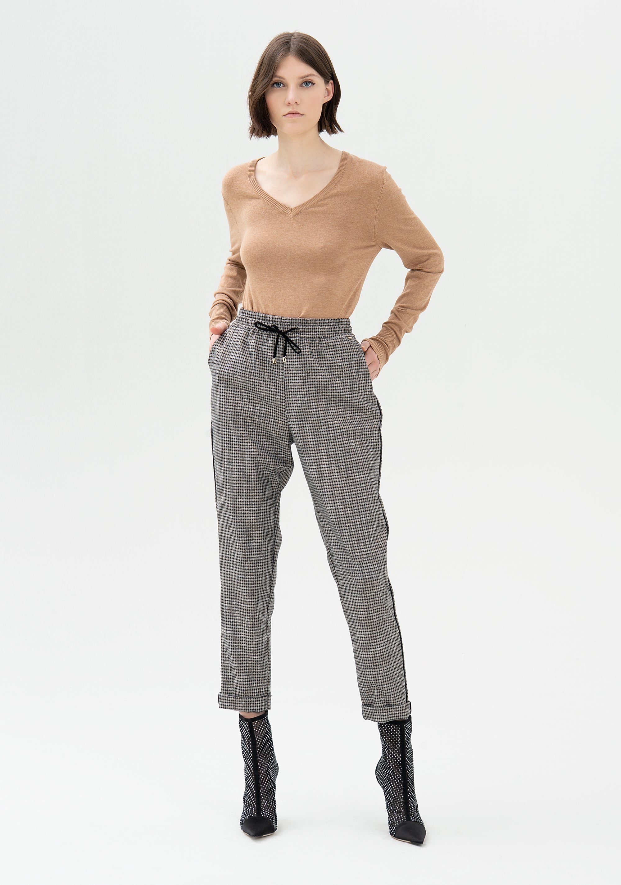 Jogger pant regular fit made in pied de poule fabric Fracomina FR21WV4006W45995-557_01