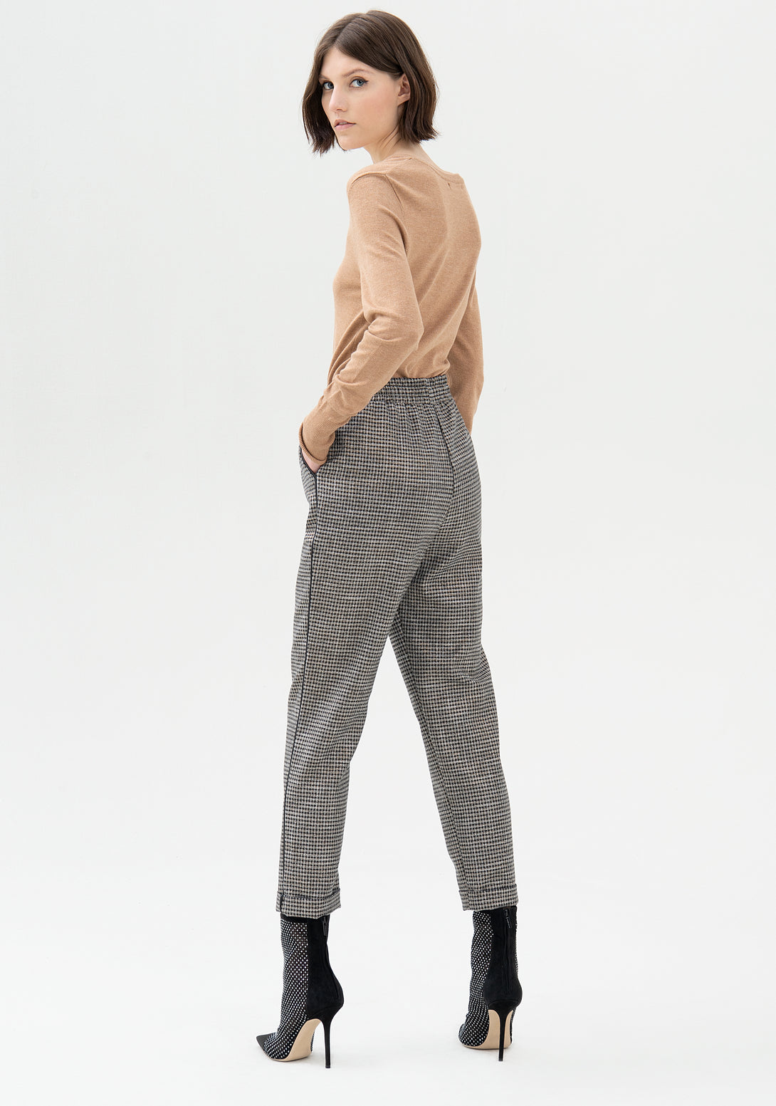 Jogger pant regular fit made in pied de poule fabric