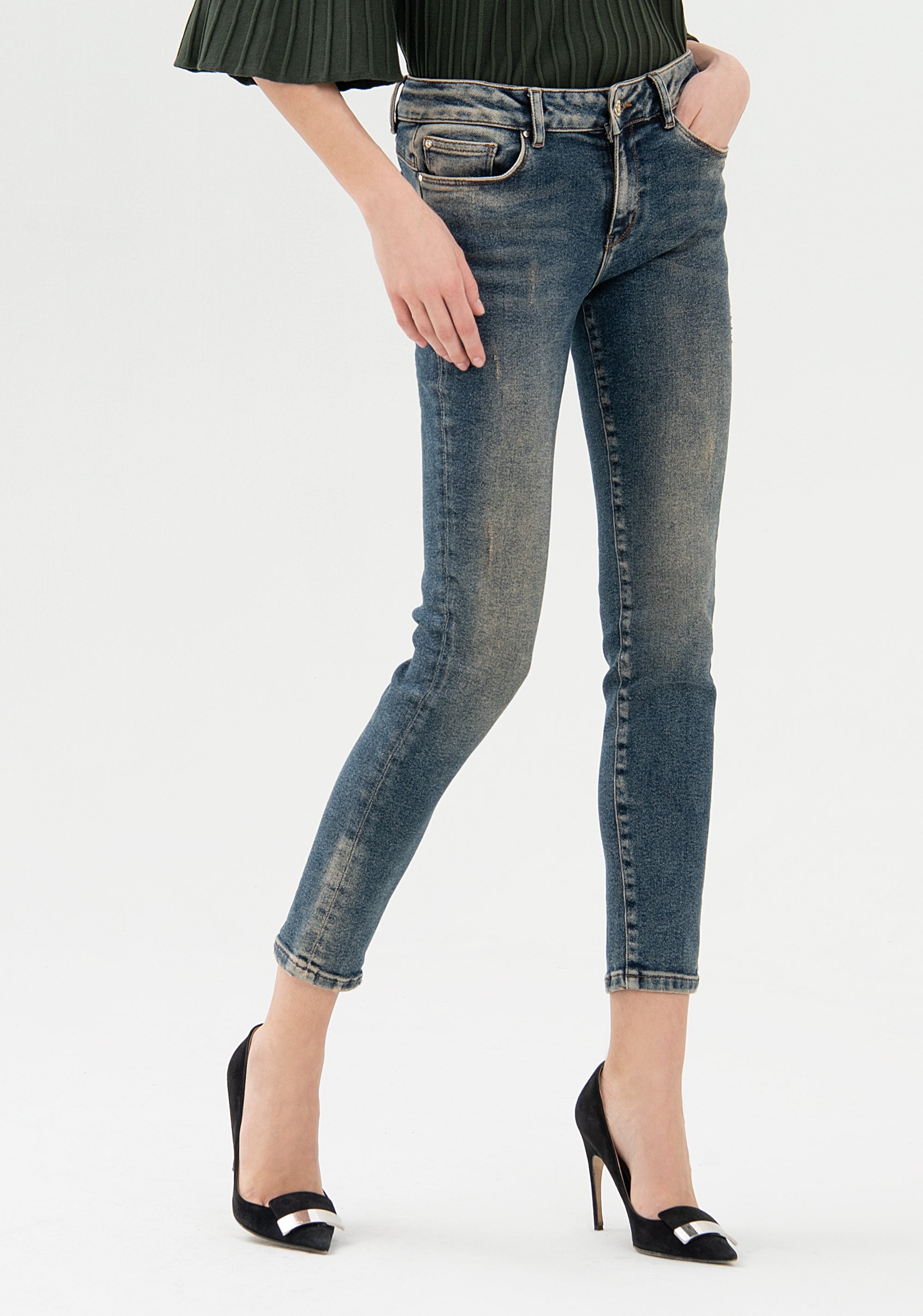 Jeans skinny fit with push-up effect made in denim with middle wash Fracomina FR21WV8009D40902-346_03