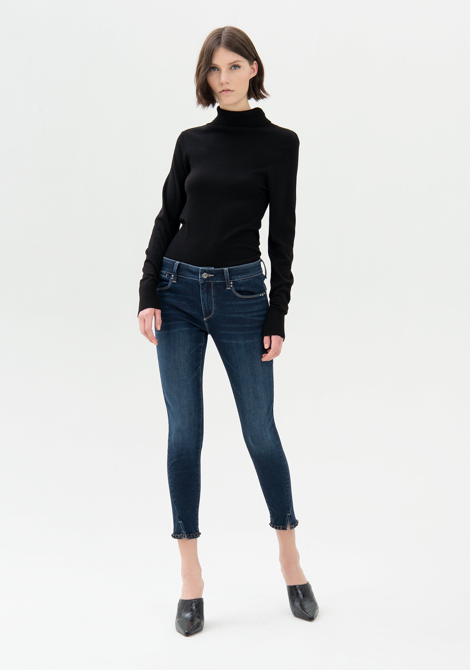 Jeans skinny fit cropped with push-up effect made in denim with dark wash Fracomina FR21WV9002D40801-117_01