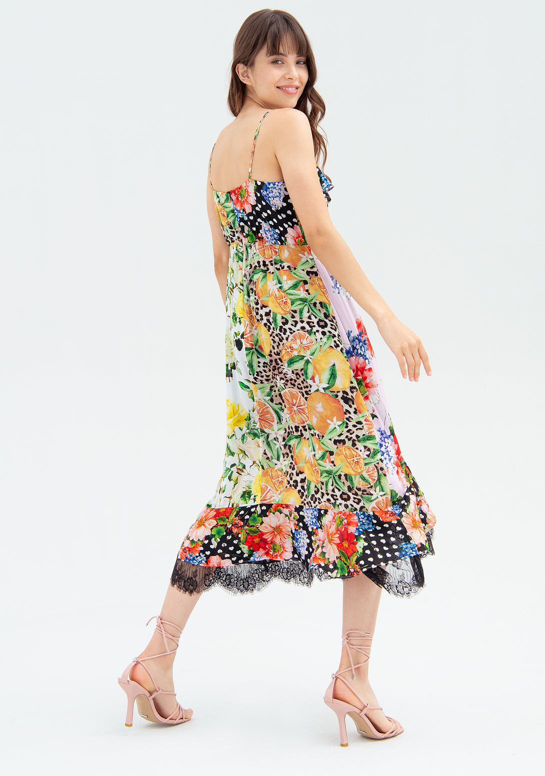 Dress with no sleeves, middle length, and multicolor pattern