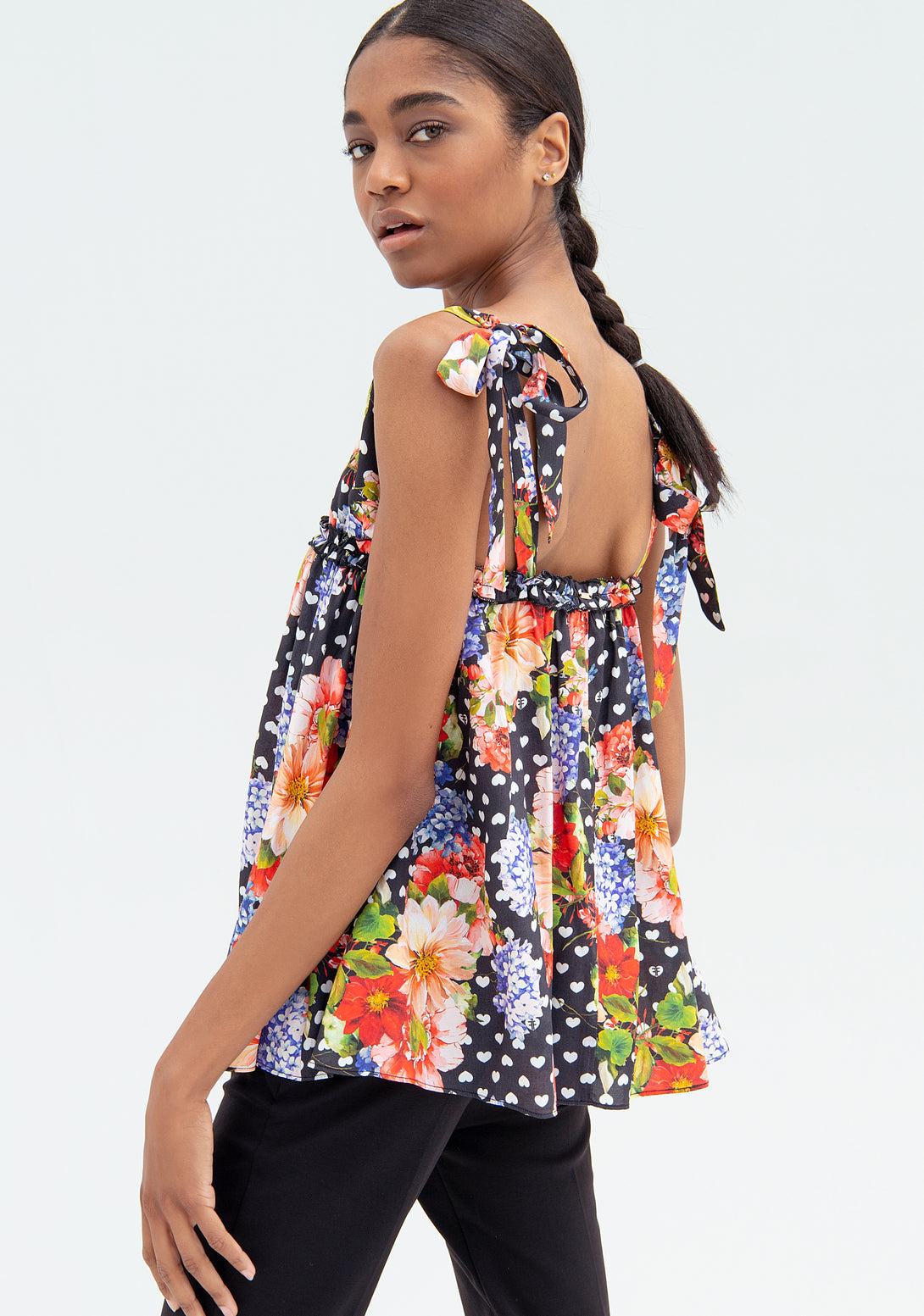 Top flared with multicolor pattern and no sleeves