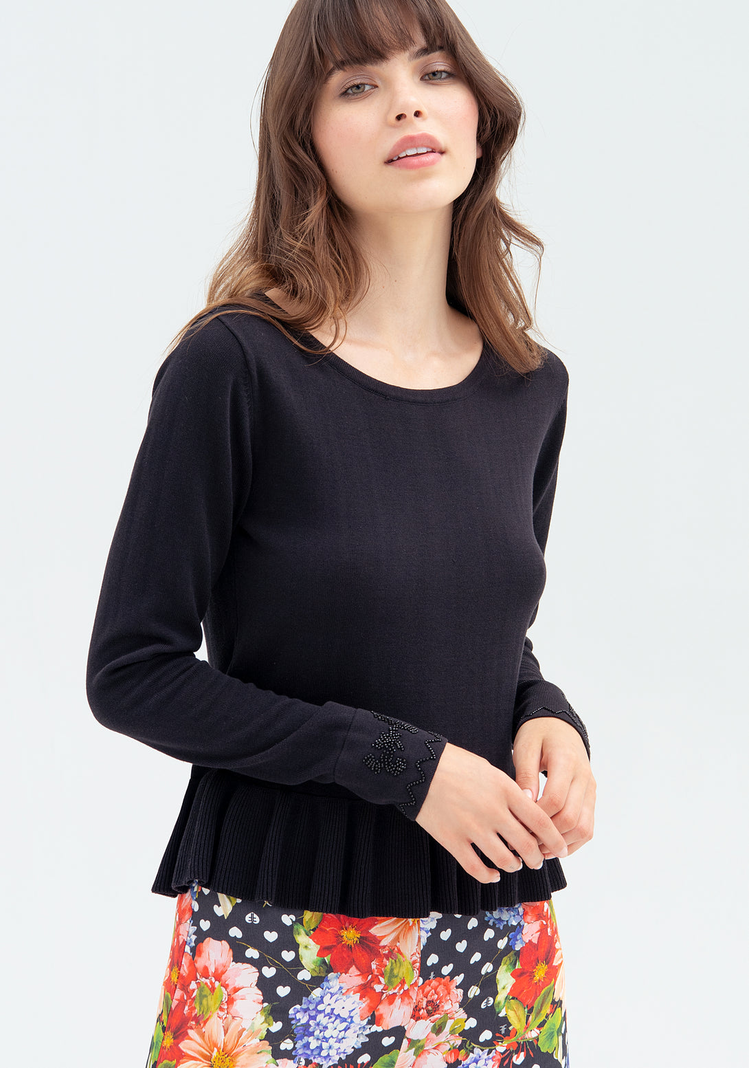 Knitwear regular fit with ruffle at the bottom
