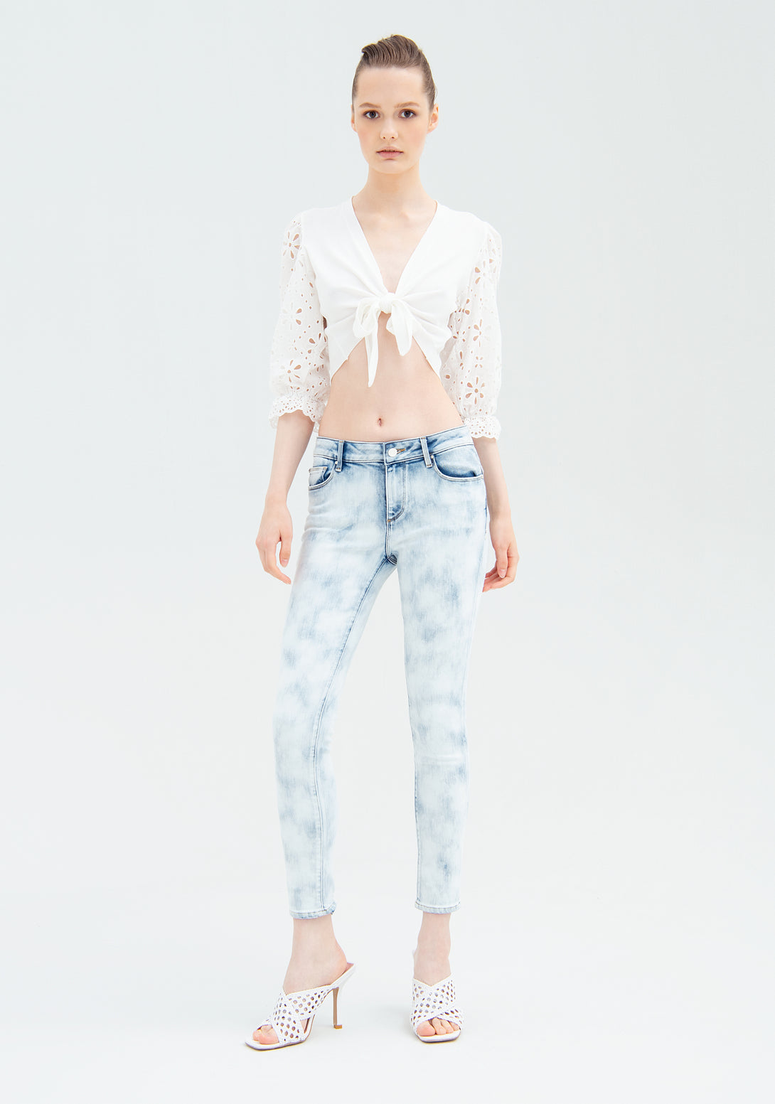Cardigan cropped with sleeves made in San Gallo lace