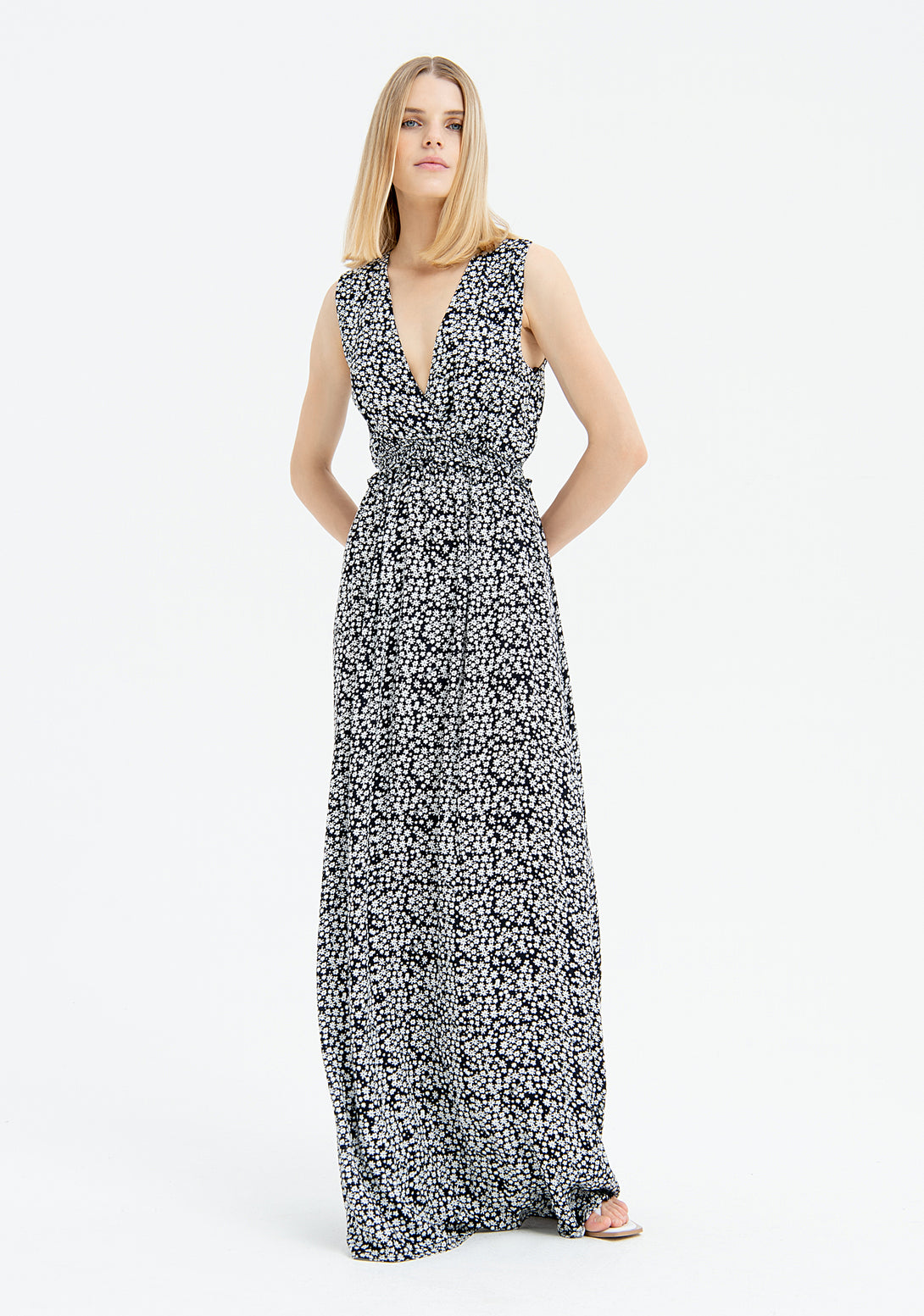 Long sleeveless dress made in viscose with flowery pattern Fracomina FR23SD3002W525R8-060-1