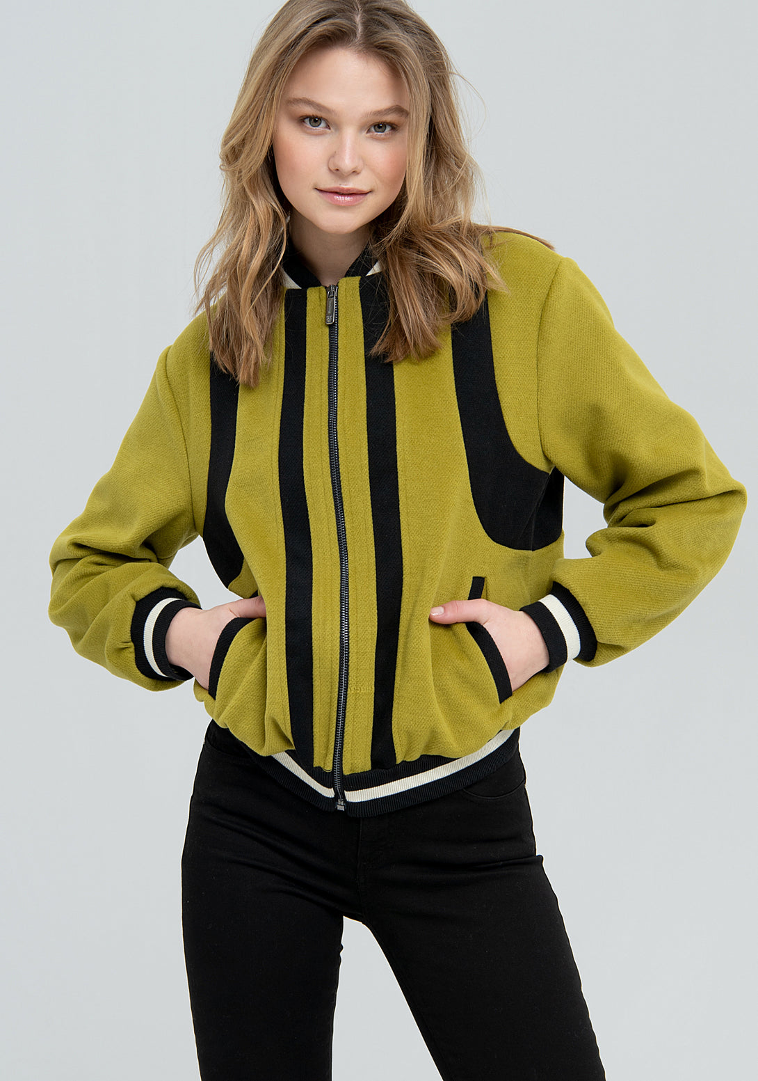 Bomber jacket over fit made in mixed fabrics