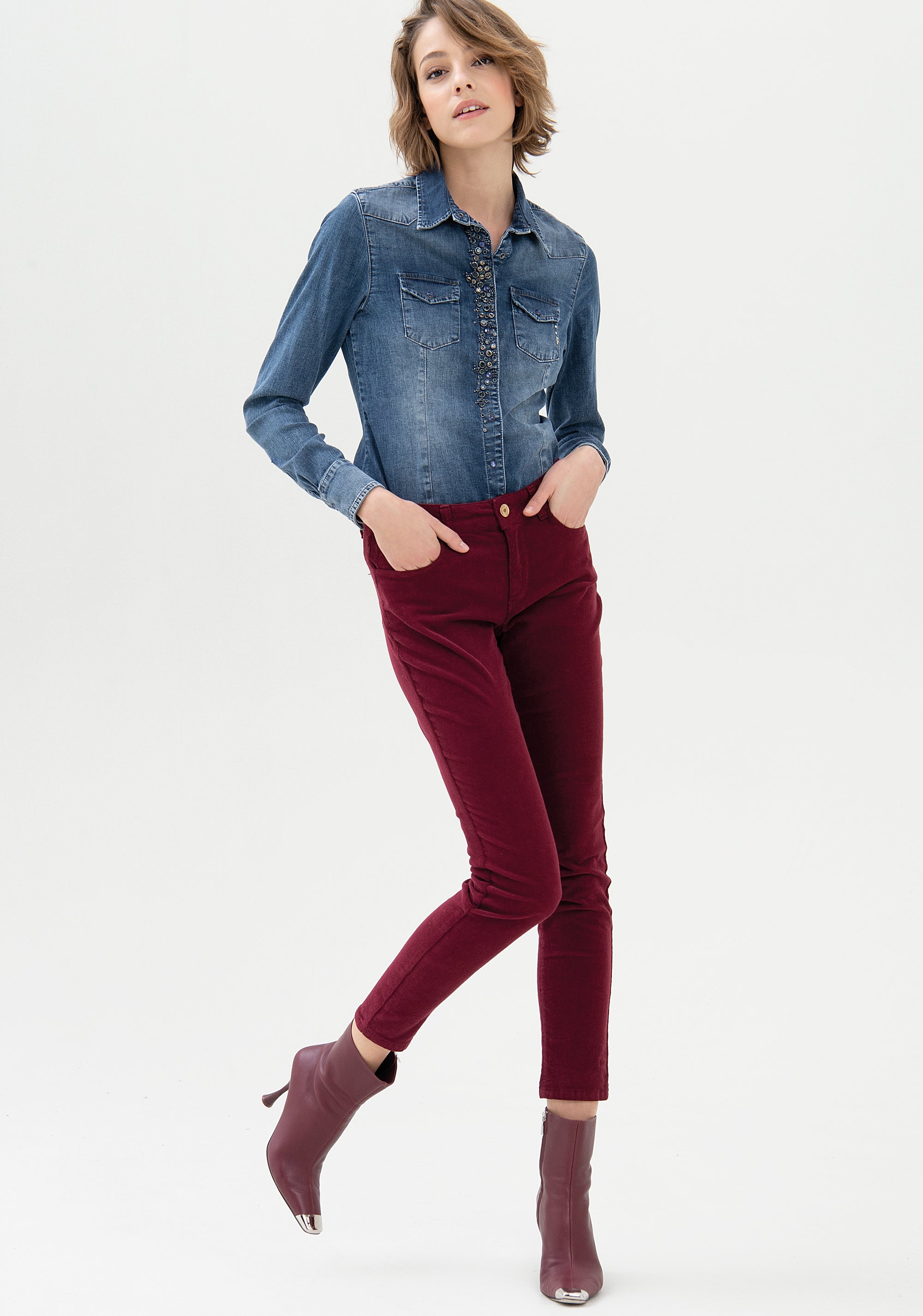 Jeans skinny fit with push-up effect made in needlecord velvet Fracomina PREV_03monica23